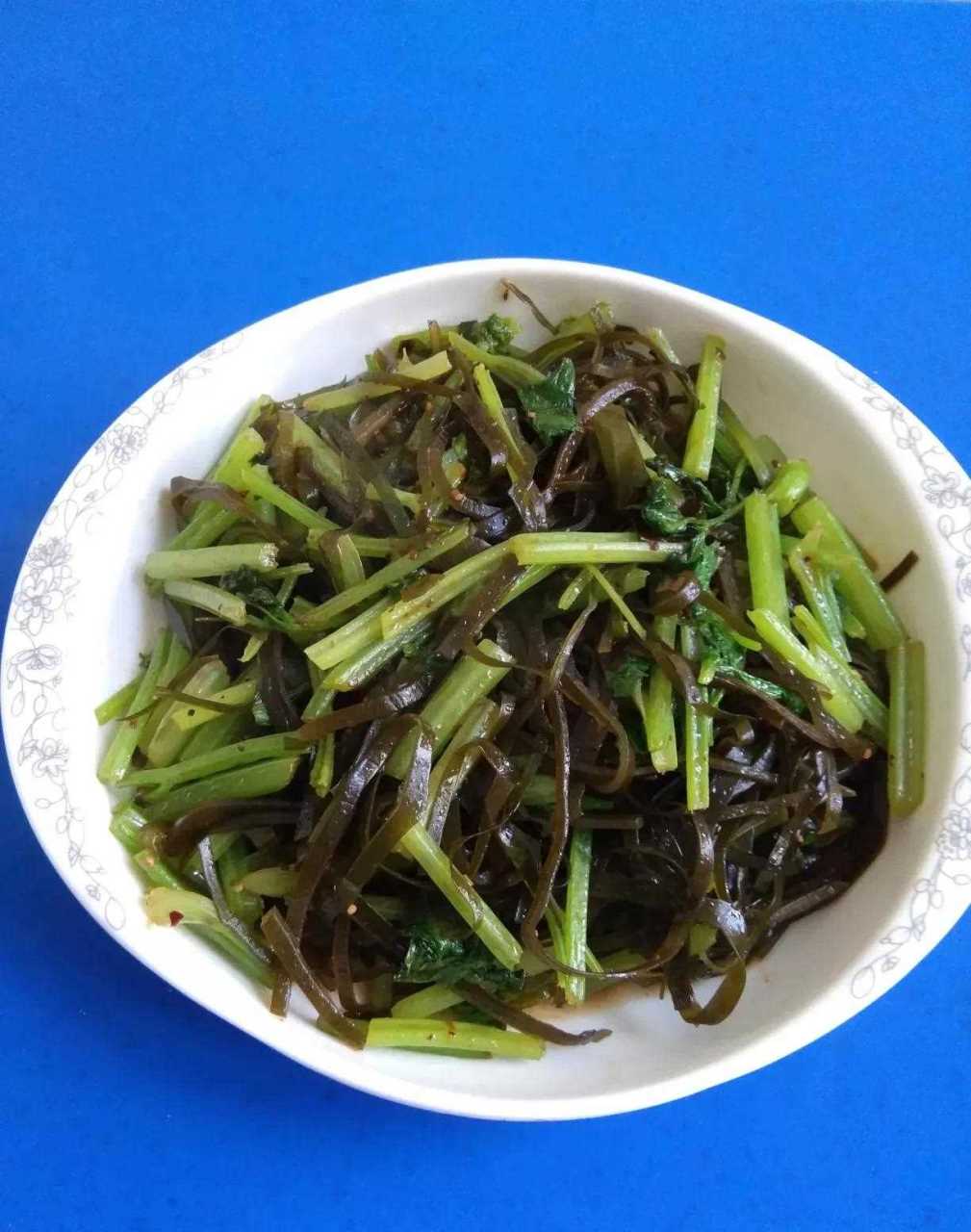 深海小海带丝菜谱集锦[药丸] 深海小海带丝来自于30米一下的深海,水深