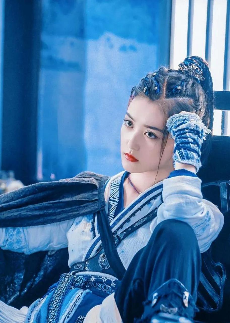 蒋依依,中国内地女演员,毕业于中央戏剧学院表演系.