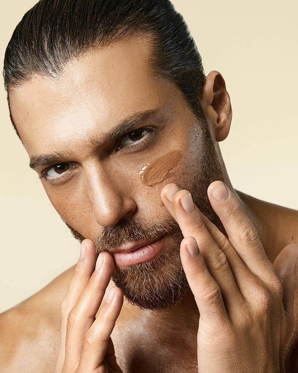 土耳其男星can yaman和意大利男星michele morrone 颜值谁更甚一筹