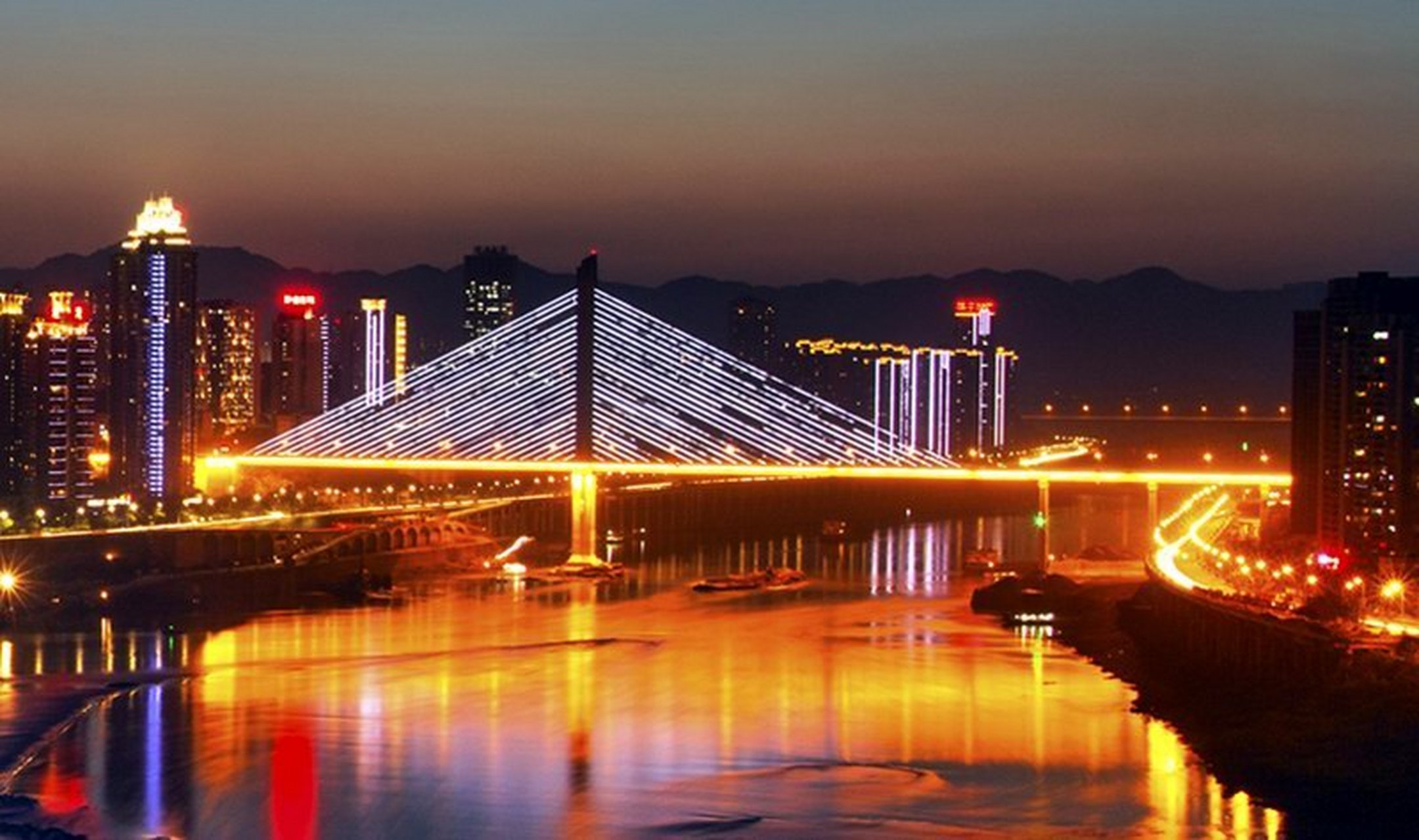 中国第一座斜拉桥——石门嘉陵江大桥 嘉陵江石门大桥,是中国重庆市