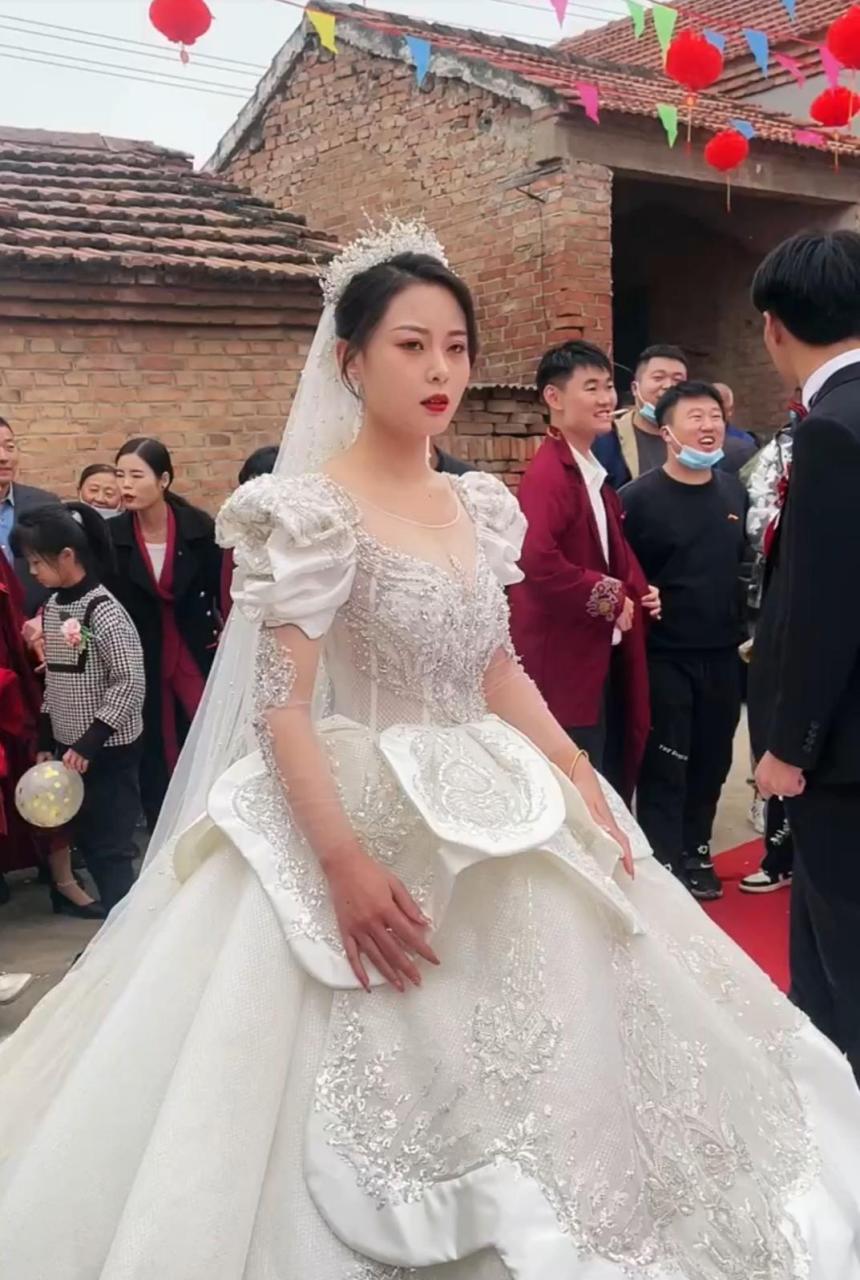 28岁的女人 结婚图片