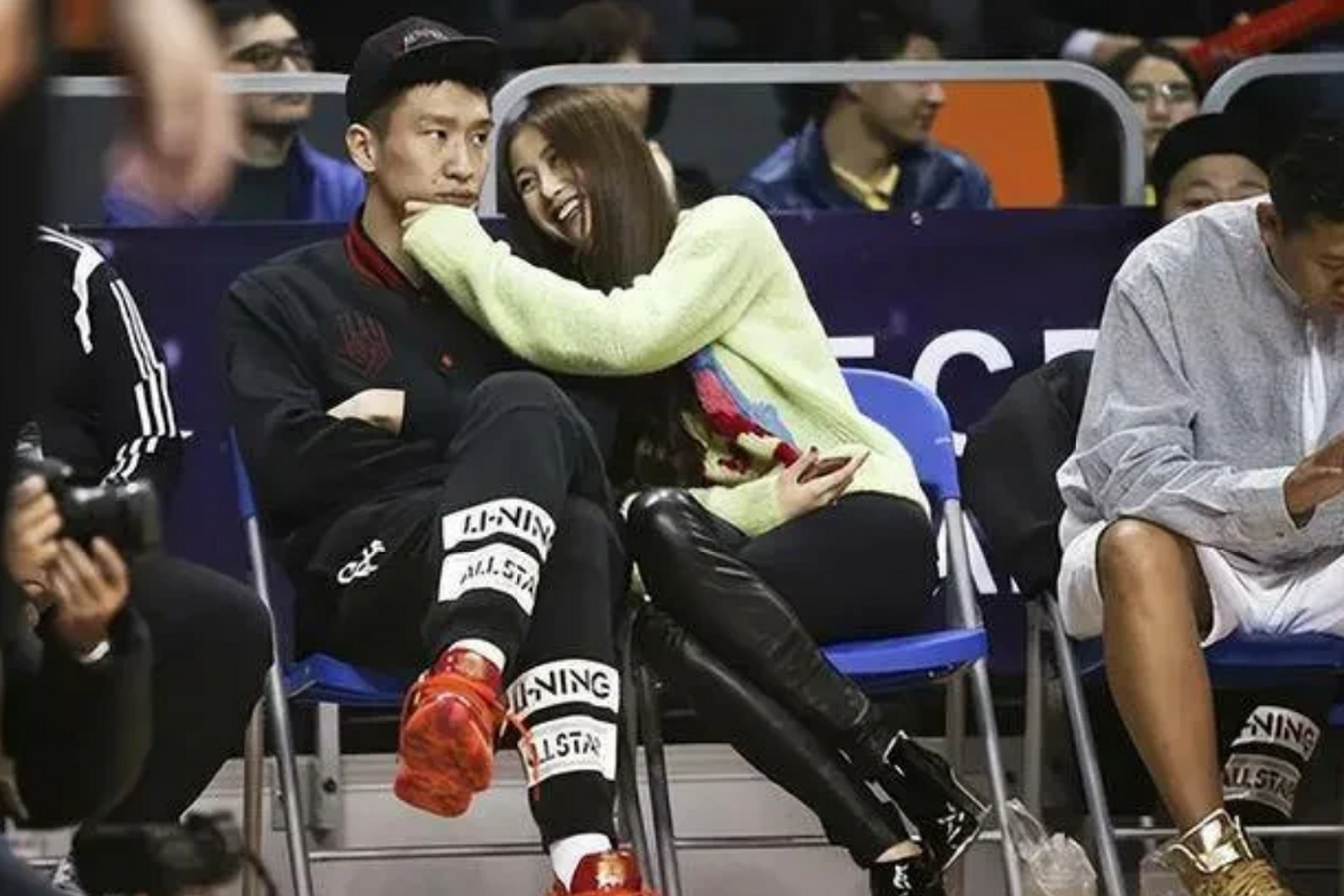 中国男篮孙悦供养太太陈露去美国享受生活,结果夫妻分居才2年,陈露就