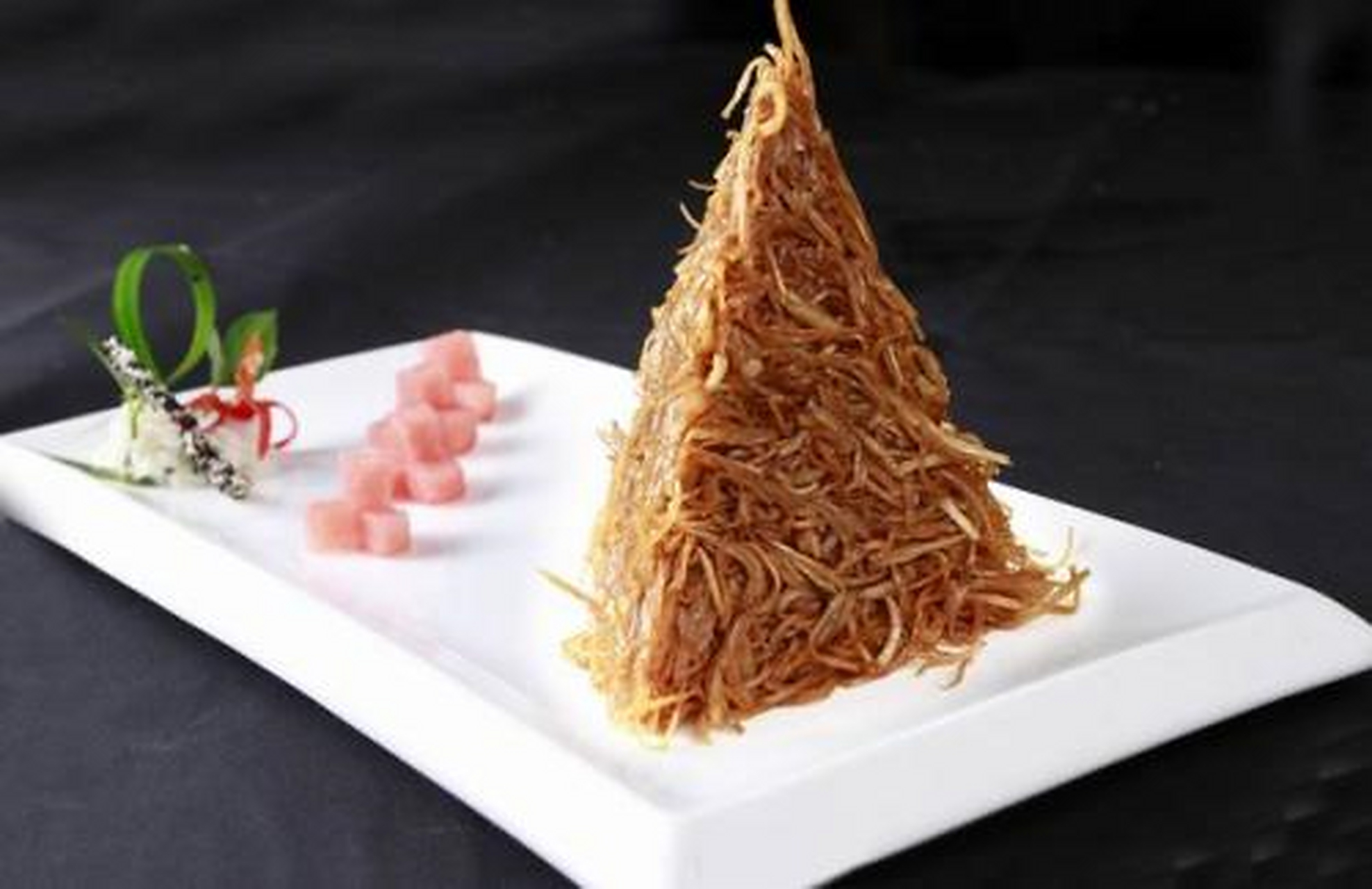 塞北古城平泉,有一种传统风味小吃——改刀肉.