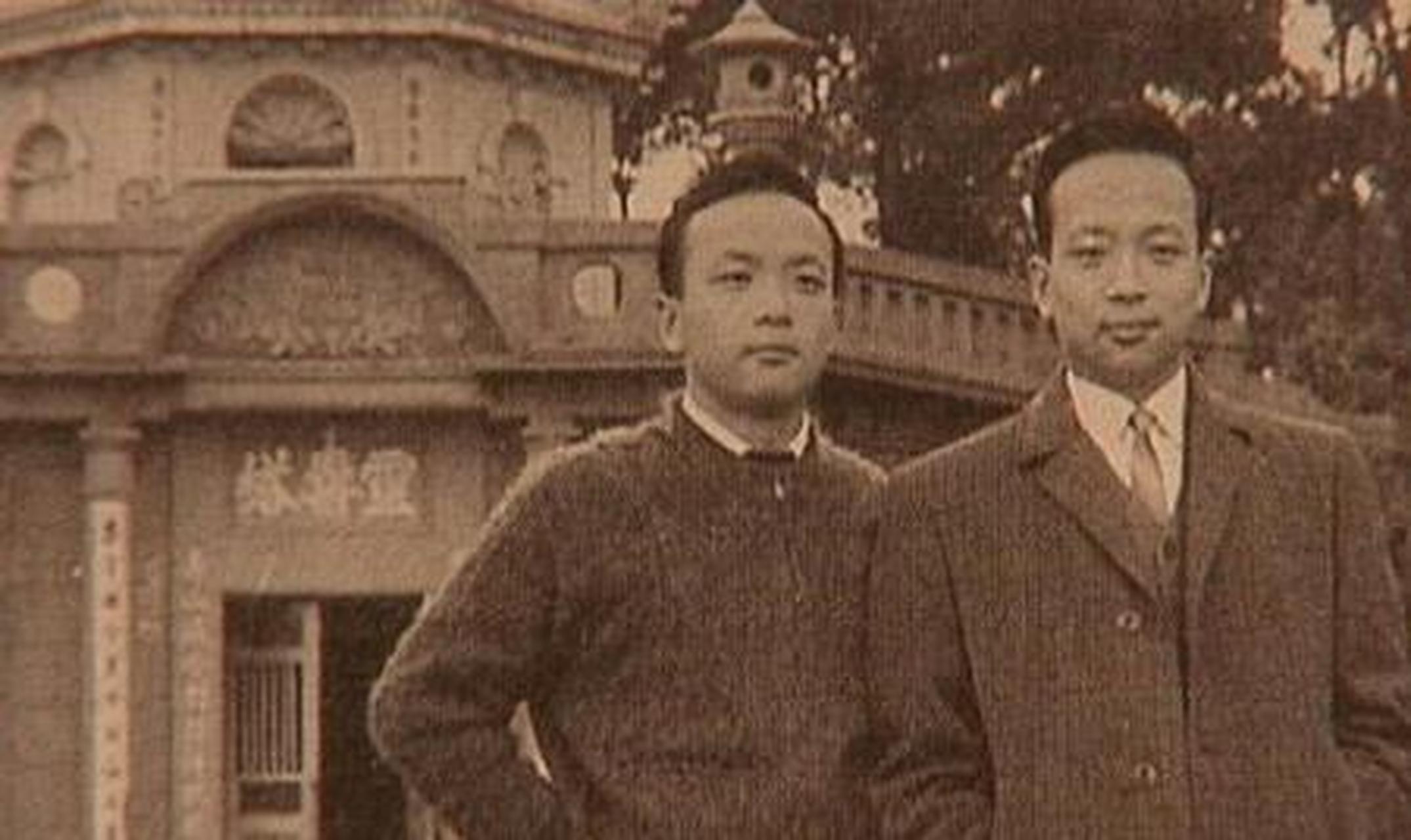 1942年,章亚若为蒋经国生下双胞胎儿子,孩子却不能姓蒋.