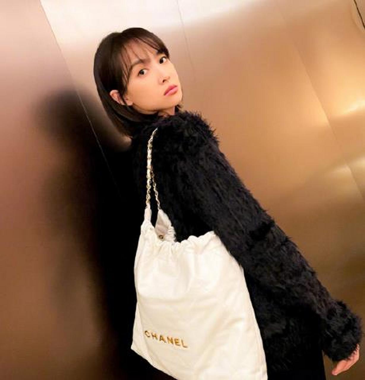 宋茜黑色毛衣神秘性感