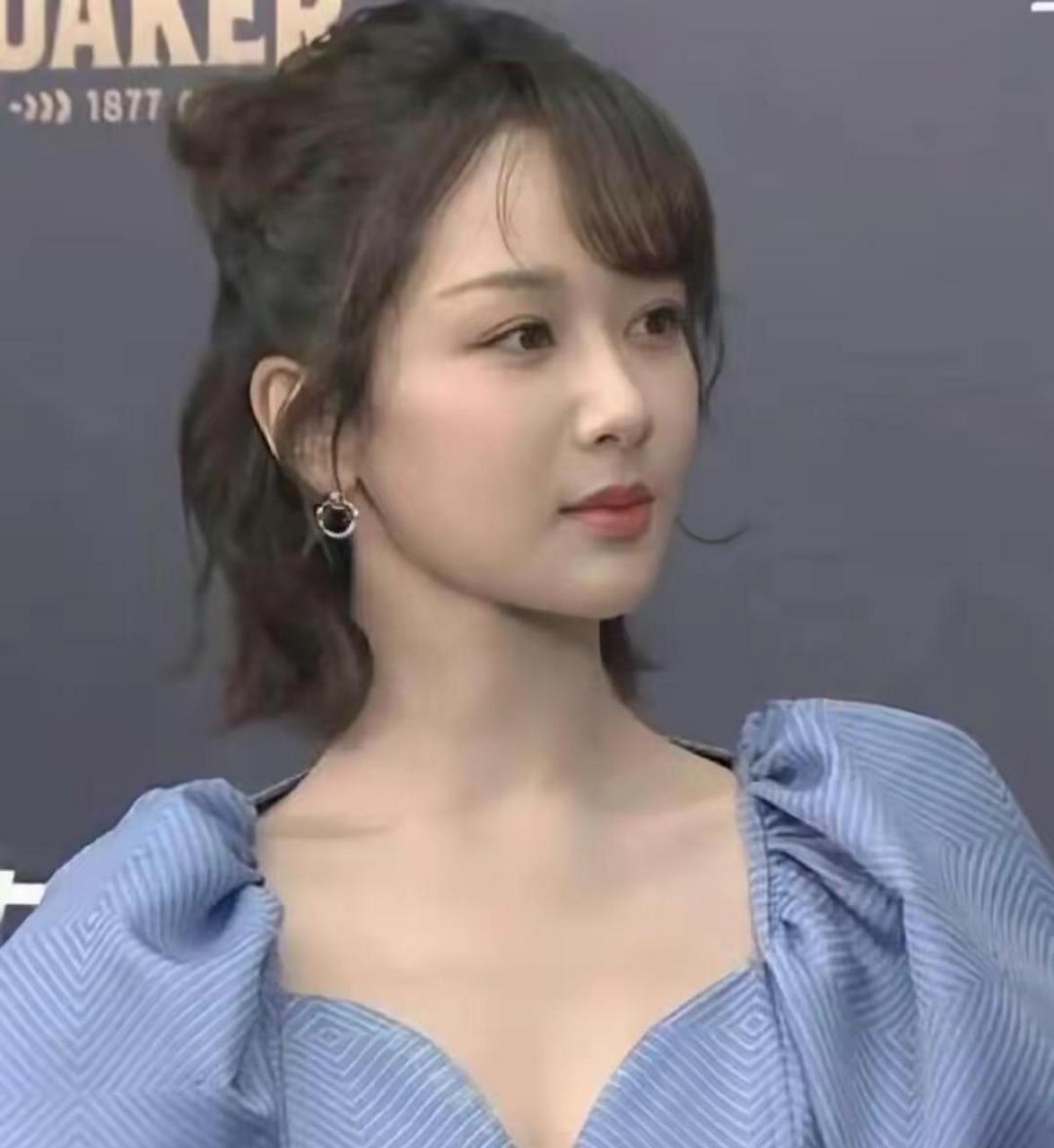 网友:杨紫的身材,我错了!这不是偏胖,而是"微微胖"