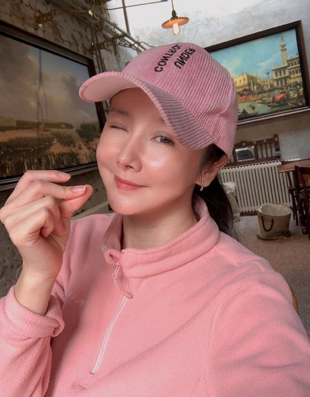 8月29日,演员孙菲菲发文称:"娱乐圈的霸凌事件我是亲历者.