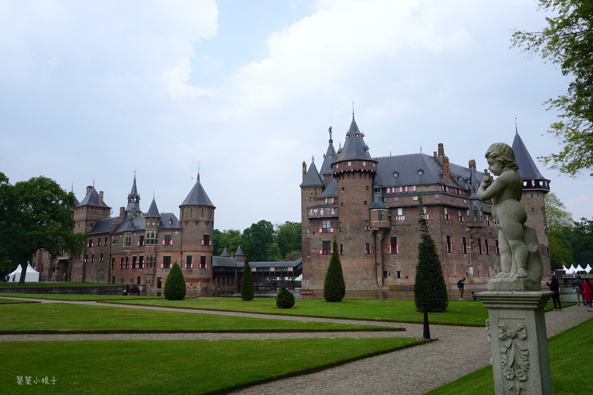 荷兰物语# 说到欧洲城堡,可能很多人第一想到的是英国或德国,但在