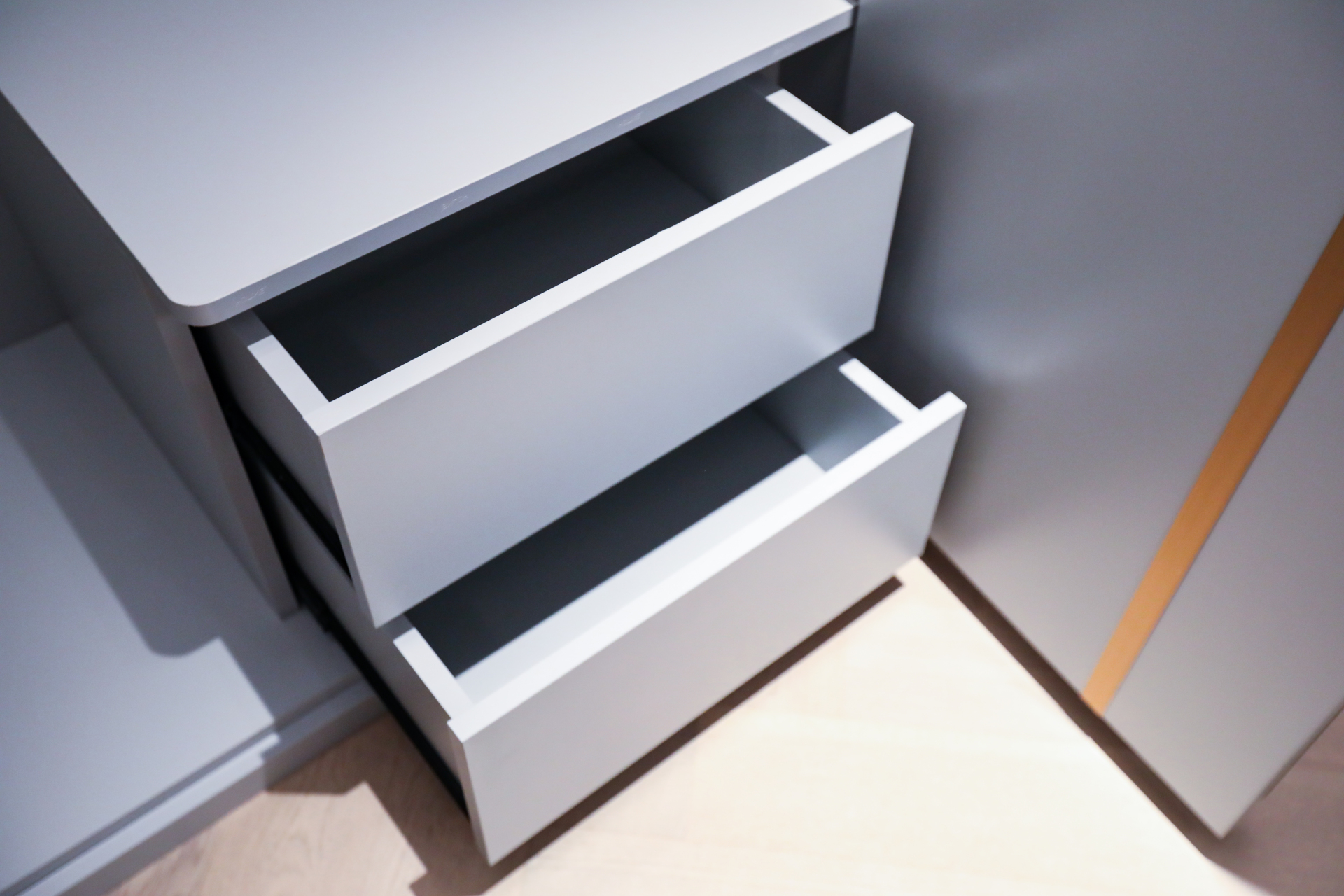 在中国跳水界有一位"传奇运动员"曾创造历史,成为中