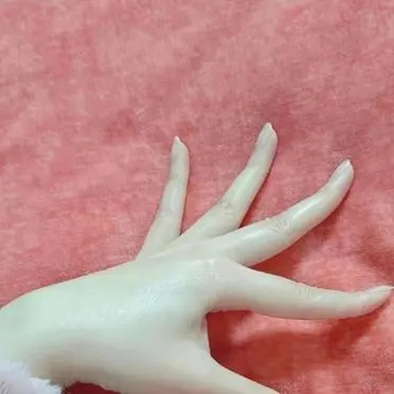 这么漂亮的一双手适合做什么工作呢?