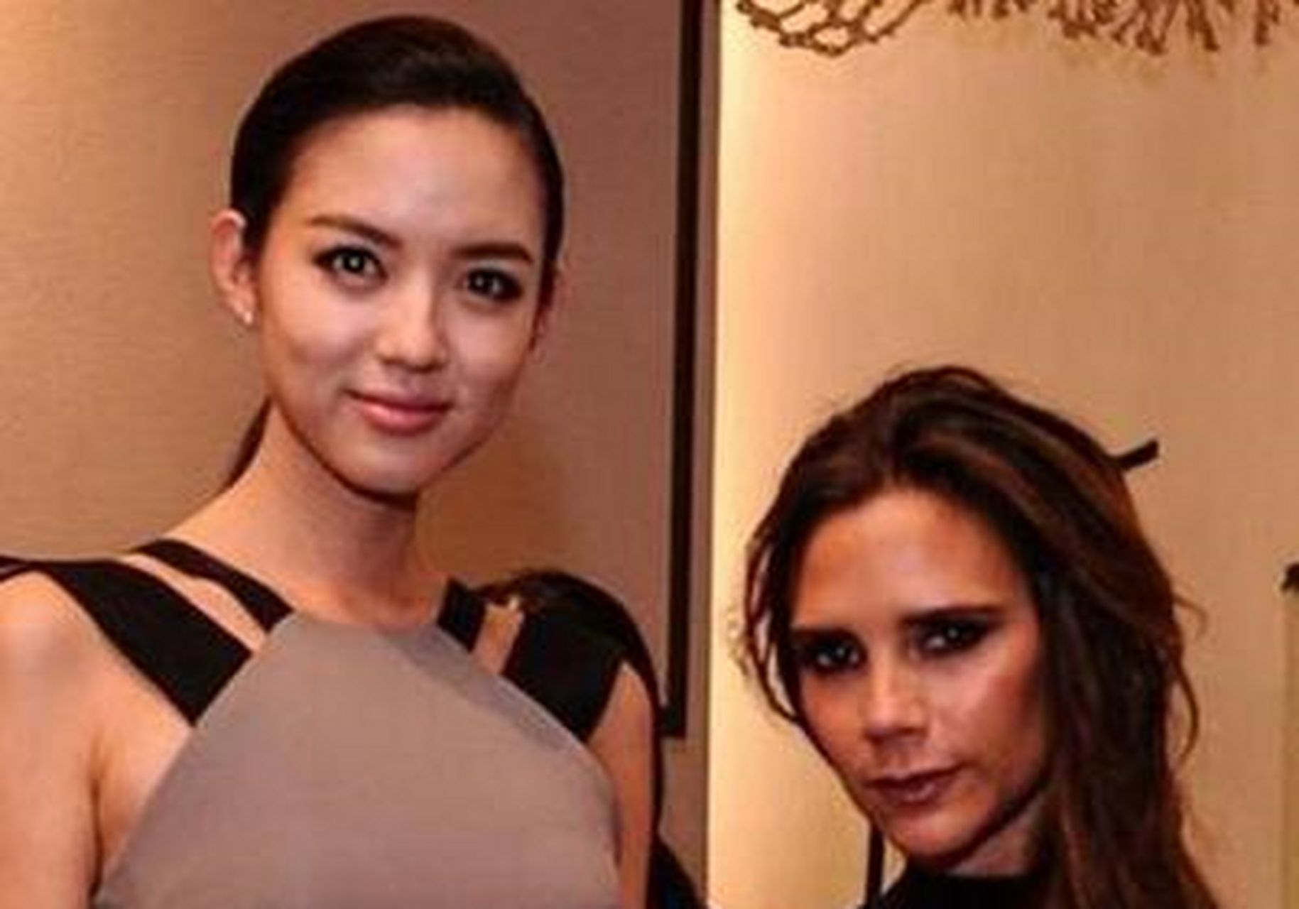 张梓琳真是万年平底鞋,身高不掺水!