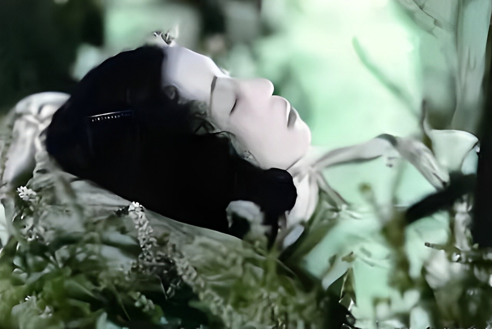 1935年,上海万国殡仪馆,死于阮玲玉.