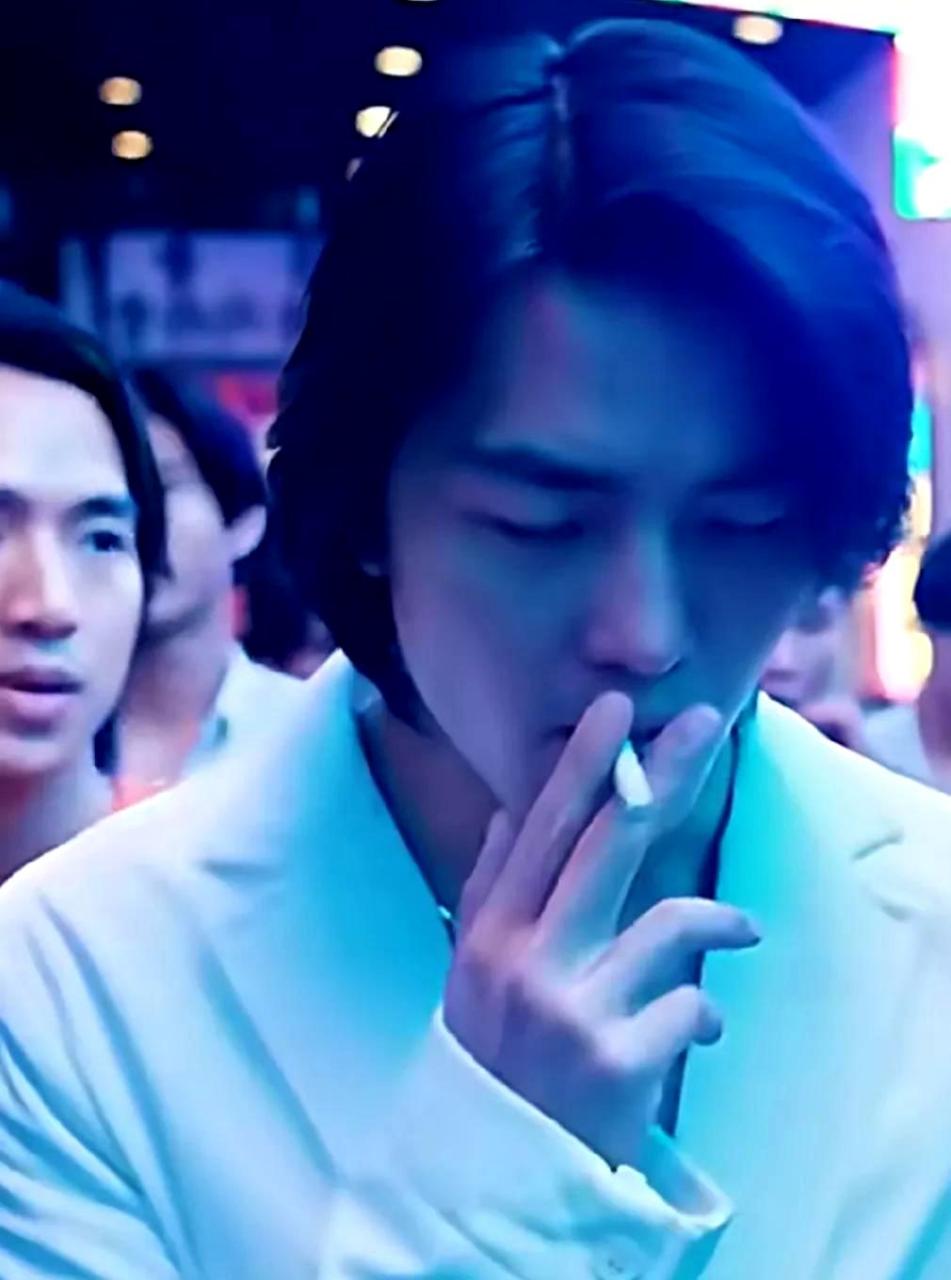 郑伊健在古惑仔中扮演的陈浩南,是80后青春记忆中永远的经典.