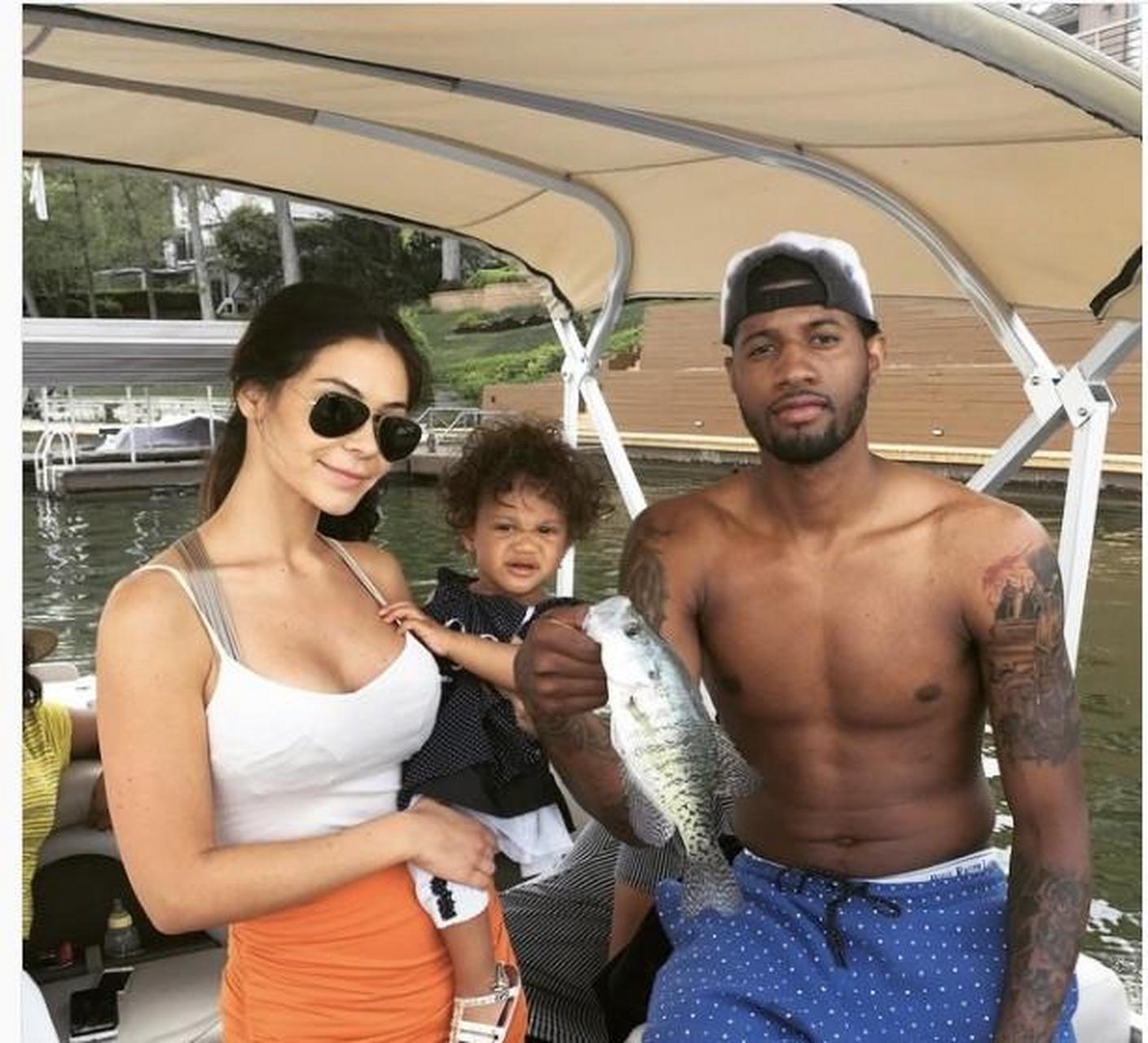 gif创作人# 保罗·乔治女友身材傲人,情人节泡椒一番话很自豪.