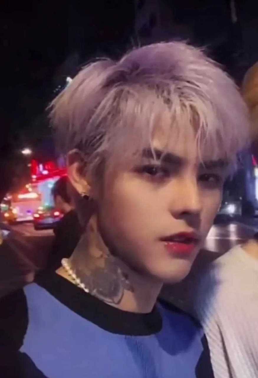 殷世航表示现在不想谈恋爱 殷世航直播回应何婧婧结婚,我现在不想谈