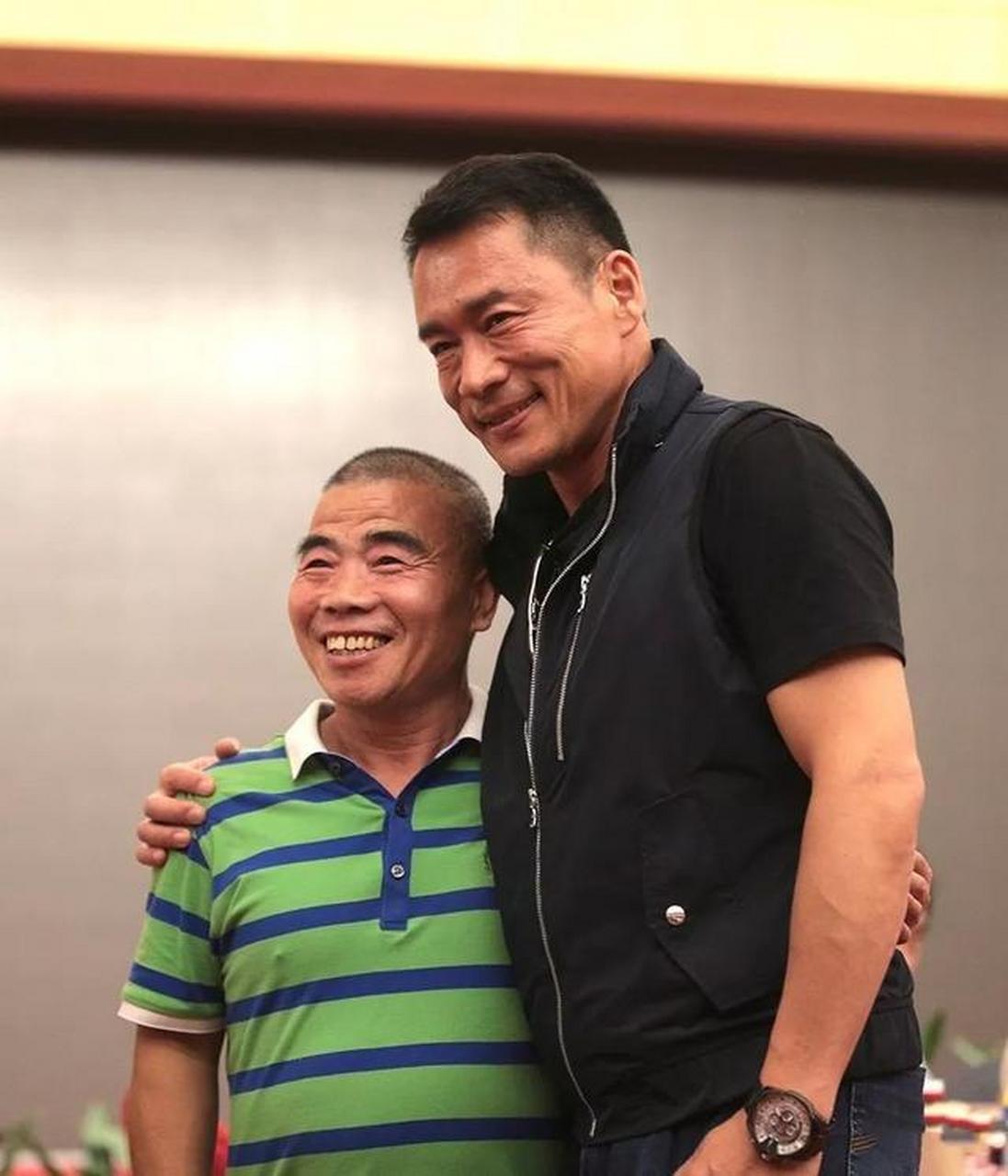 1998年,正在拍摄《水浒传》的王思懿与宋文华,两人在电视剧中分别扮演