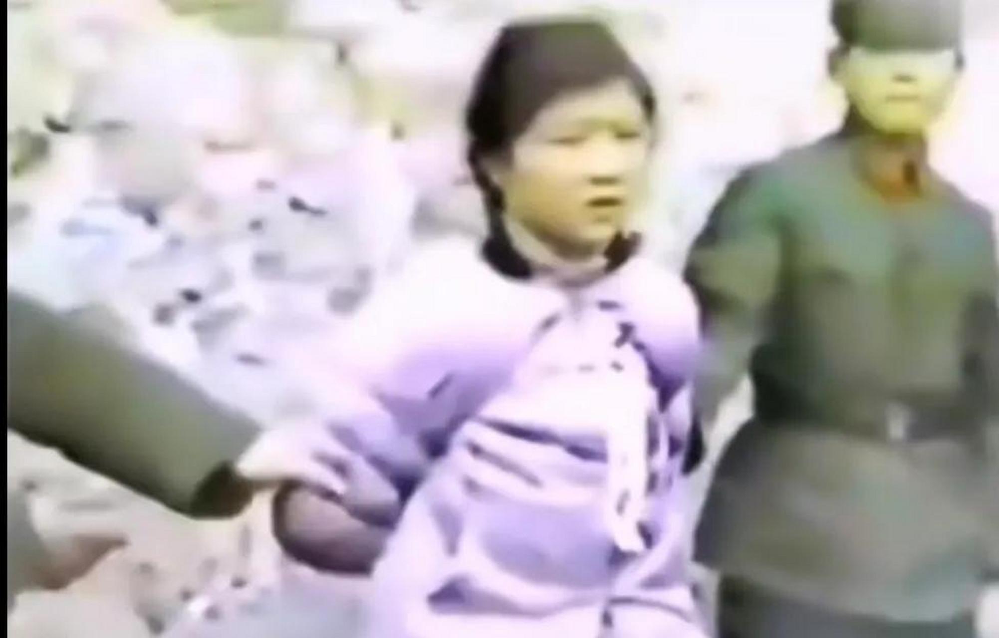 老照片:1983年"严打"期间,26岁女青年胡贤华因犯"流氓罪"被判处死刑