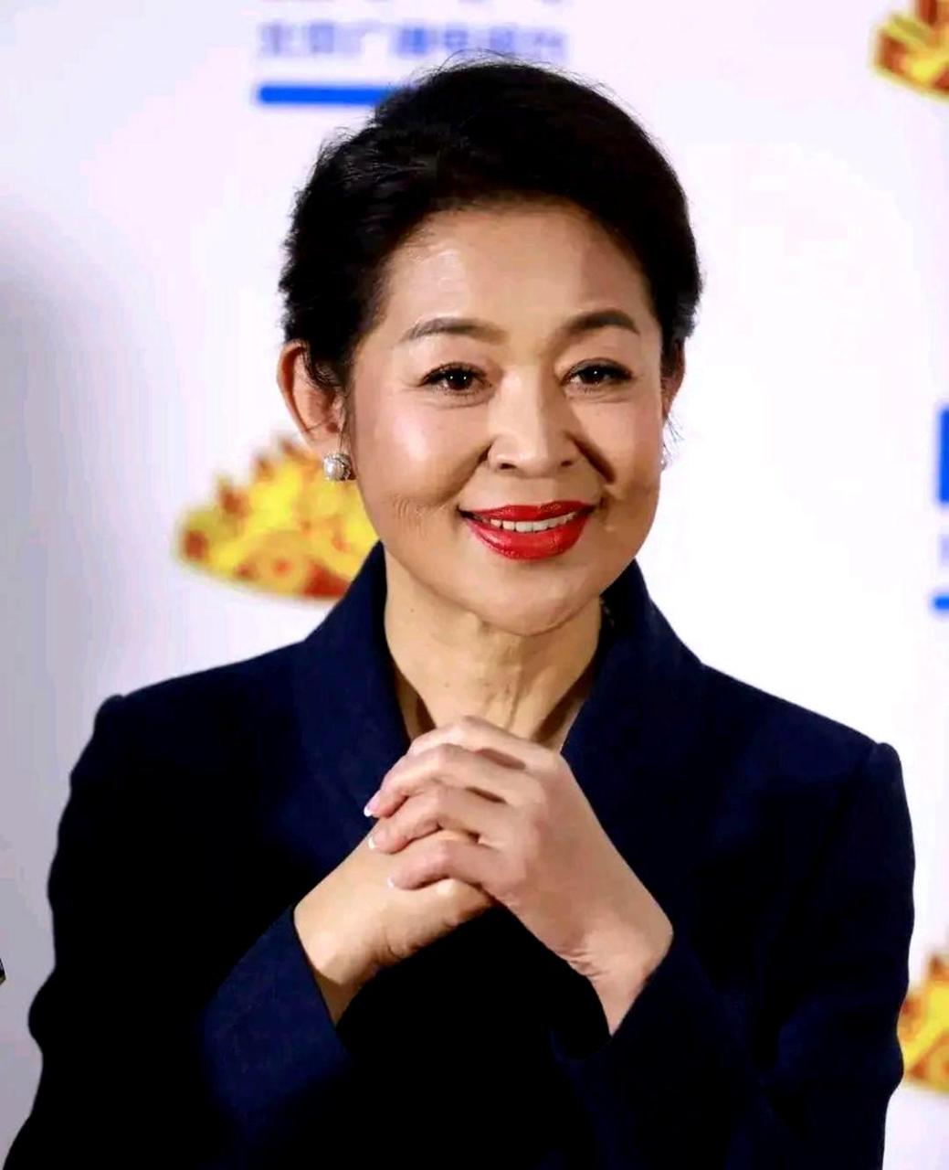 陈红和倪萍长得太相似了!