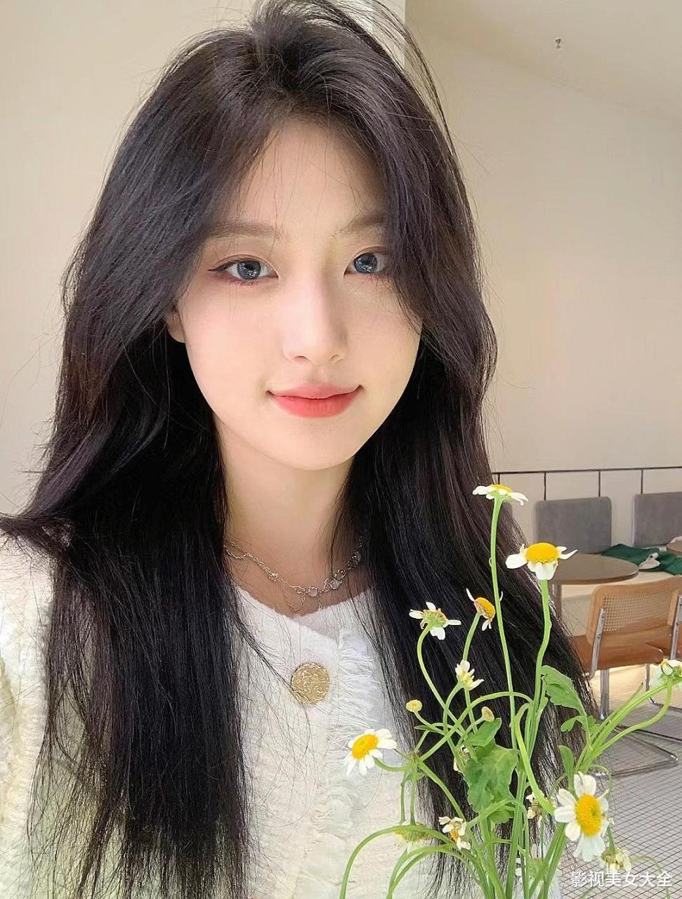表姐的闺蜜,护士今年24岁还单身,高颜值气质型美女,女神范十足