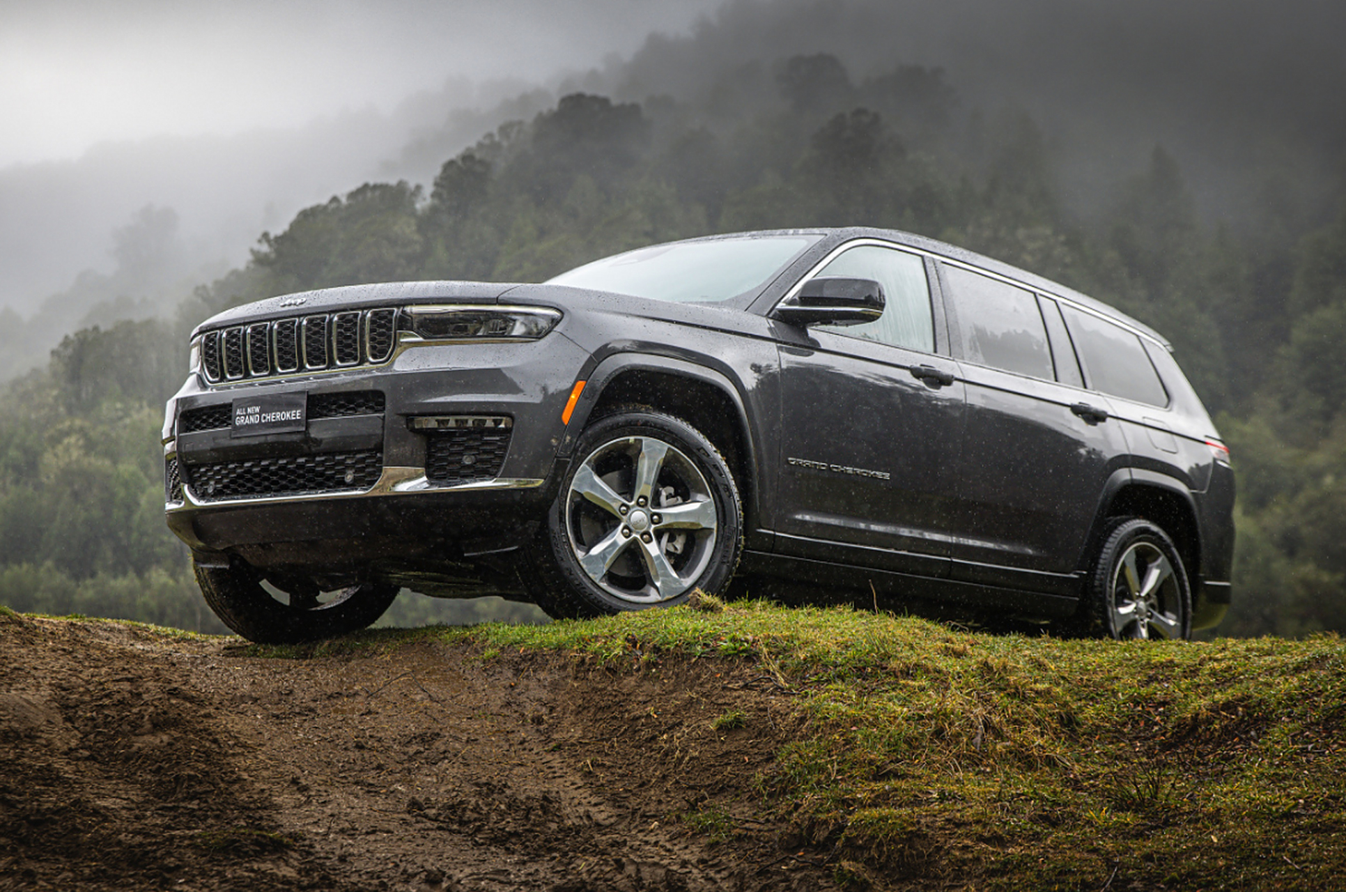 约合人民币25万起,新款jeep大切诺基l官图发布,搭载