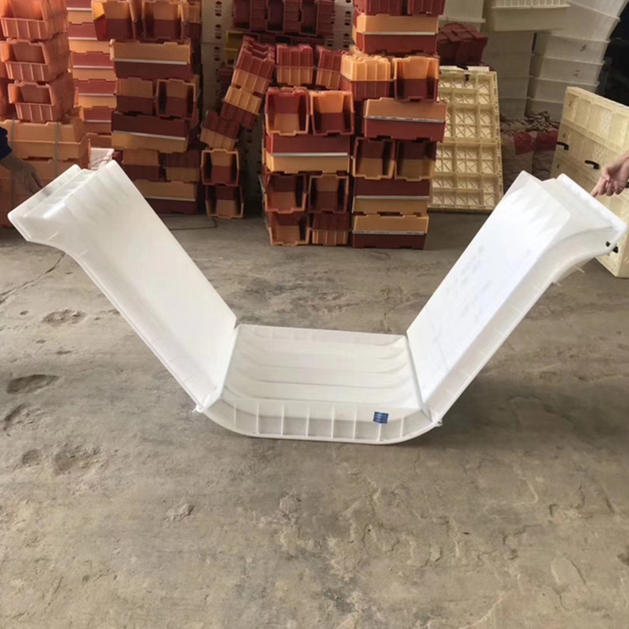 浅碟形排水沟模具# 浅碟形排水沟模具基本知识是参照图纸进行生产的