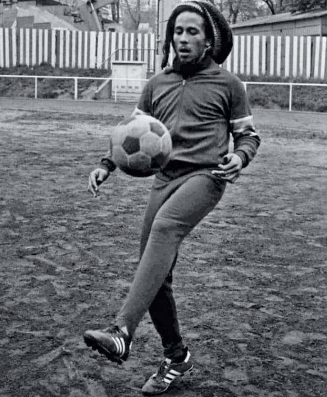 天才之死往往因为自负和对热爱事物的痴迷 鲍勃·马利(bob marley)是