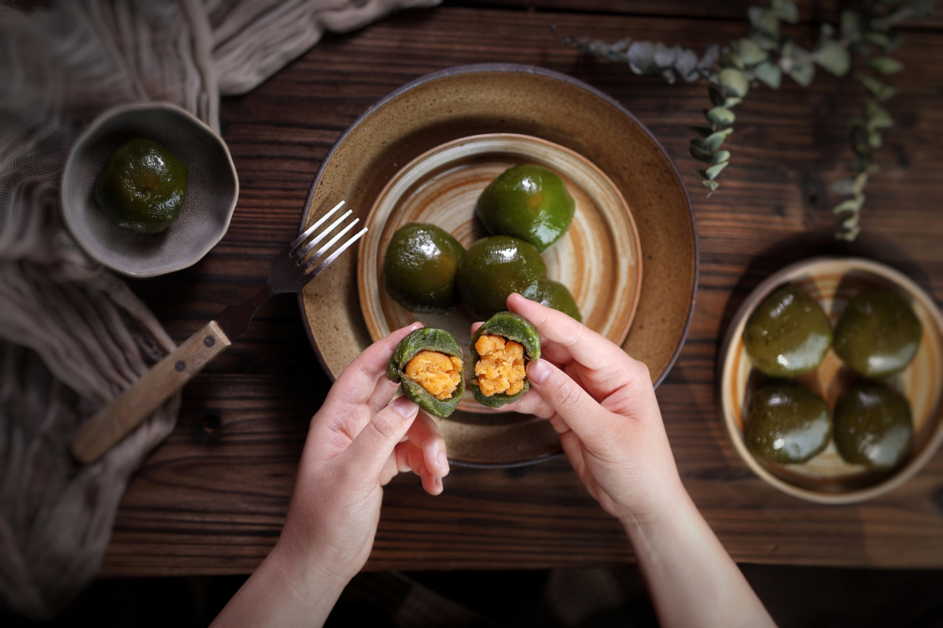 【静物摄影】春天的味道,青团之味  图源米拍@ailset丨张立新  #静物