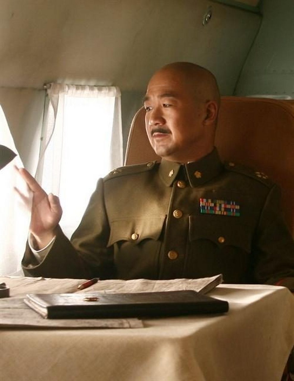 《建国大业》幕后趣事:成龙葛优争着演伟人,唐国强笑笑不说话