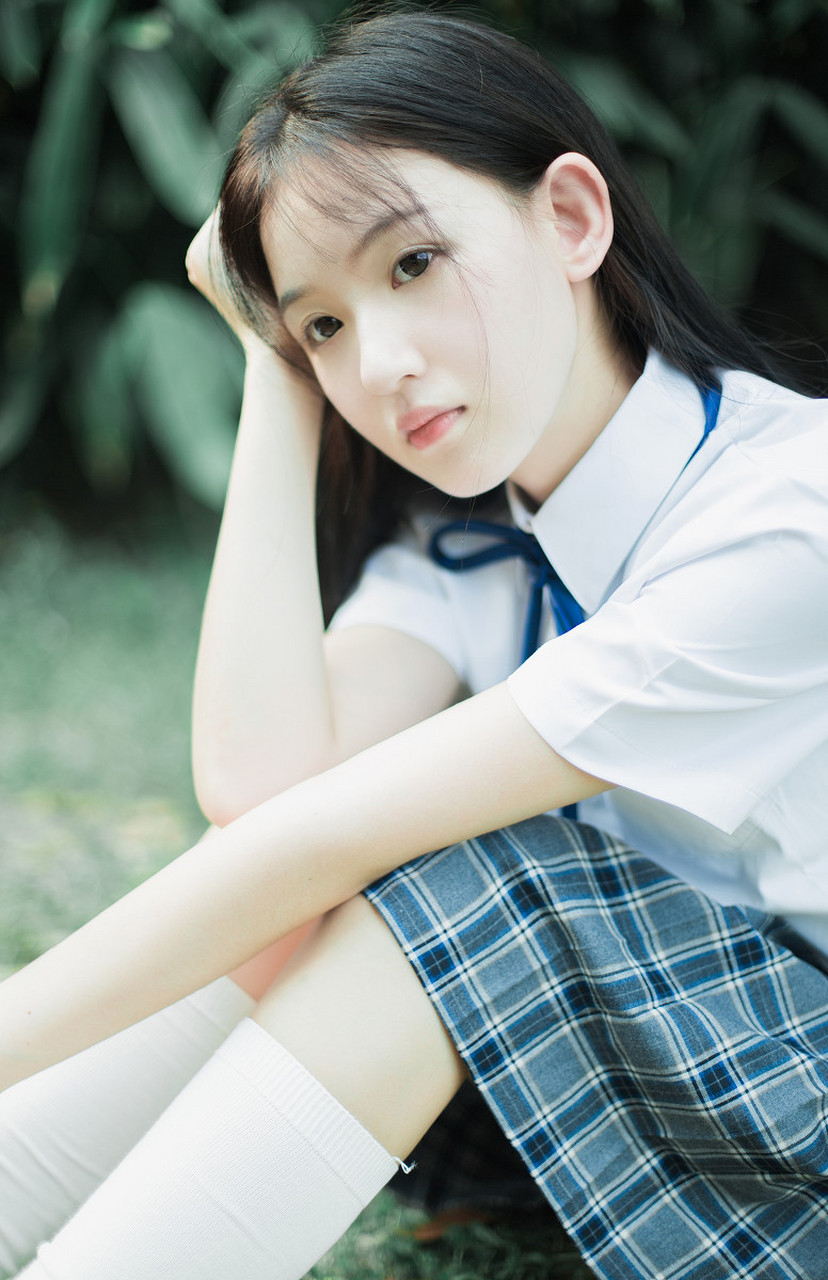 清纯的日系校服少女