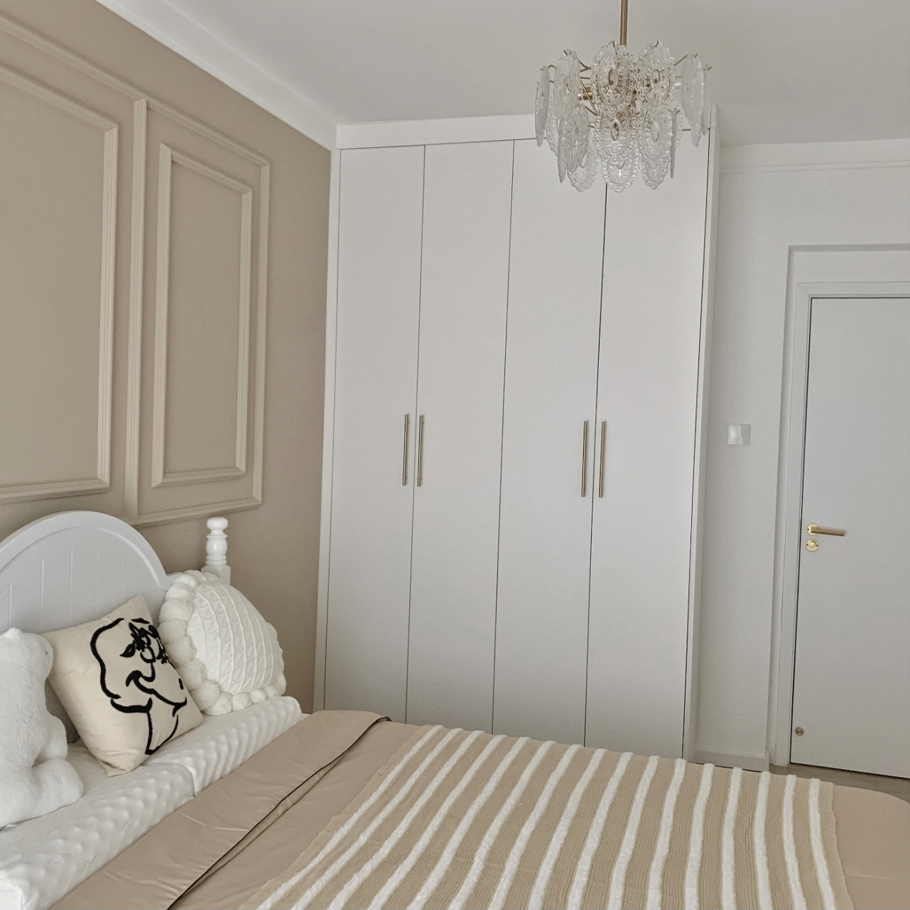 给仙女    ♀  准备的奶油感次卧来了 刷了这个颜色的乳胶漆以后,随手