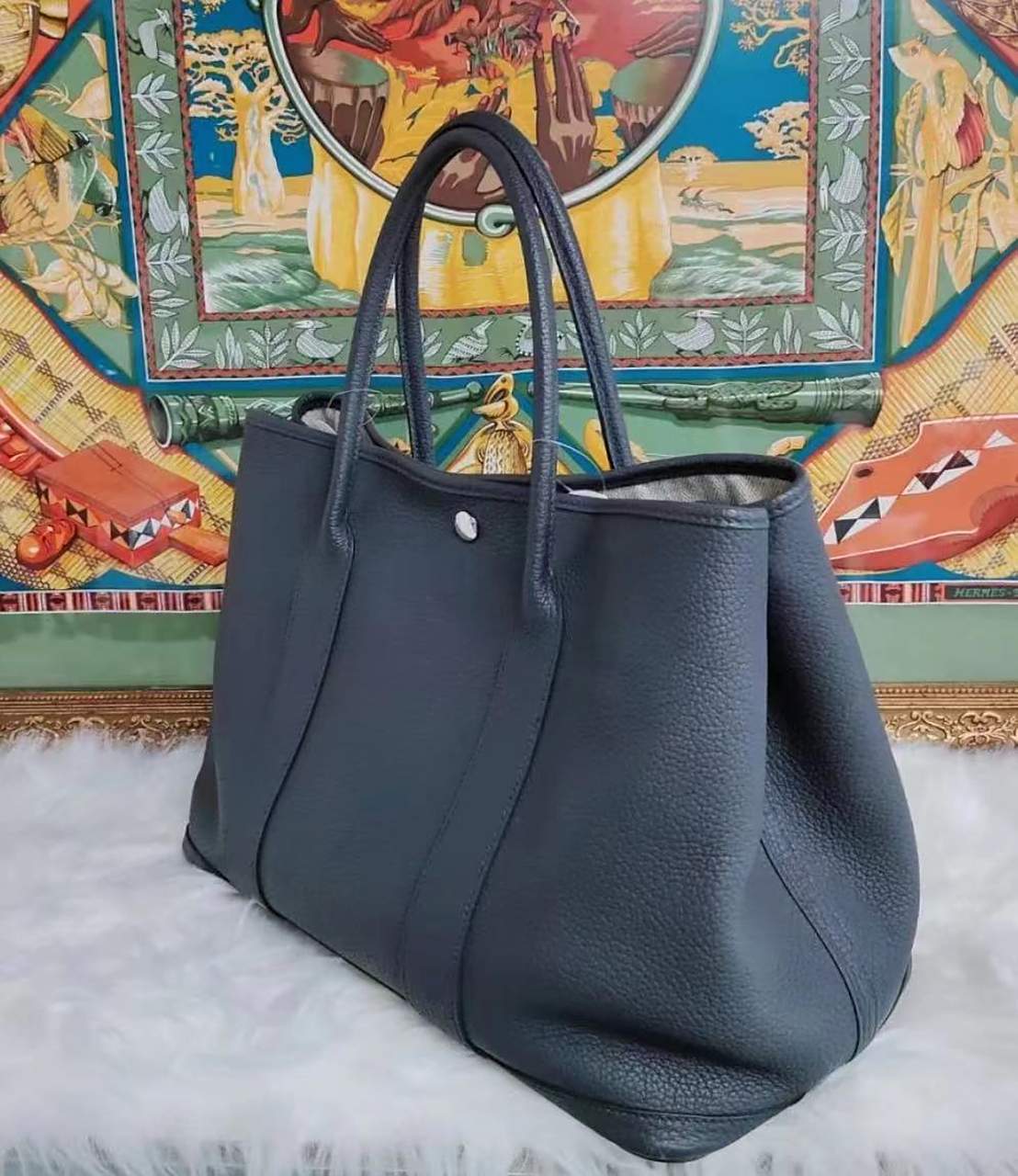 分享一下爱马仕36花园包 这一款整体都是很简约大气的,包身也是软面