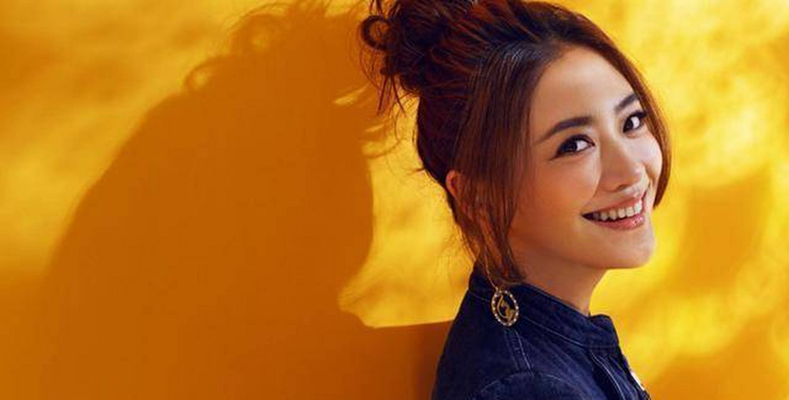 应采儿# 她16年前藏毒被向太所救,陈冠希是其前男友,今成大哥的女 