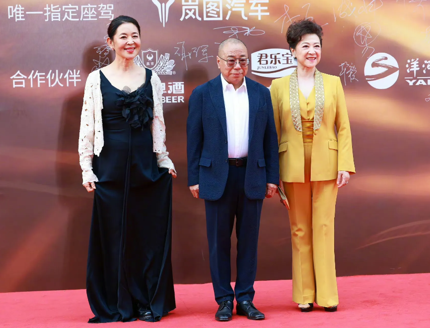 邓超六次搭档蓝羽主持华表奖
