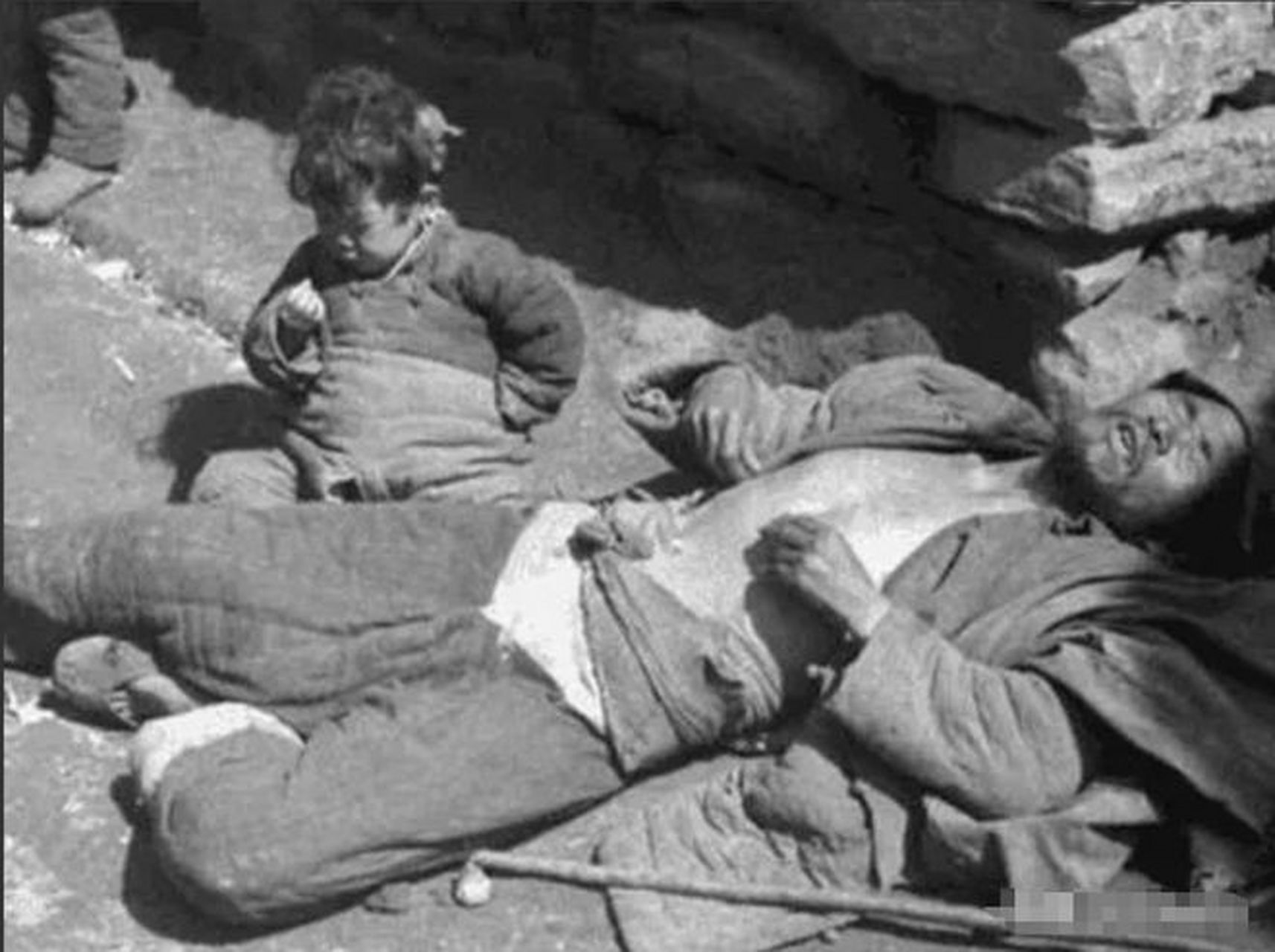 在民国时期,战乱频繁,百姓流离失所,饥荒痛苦.