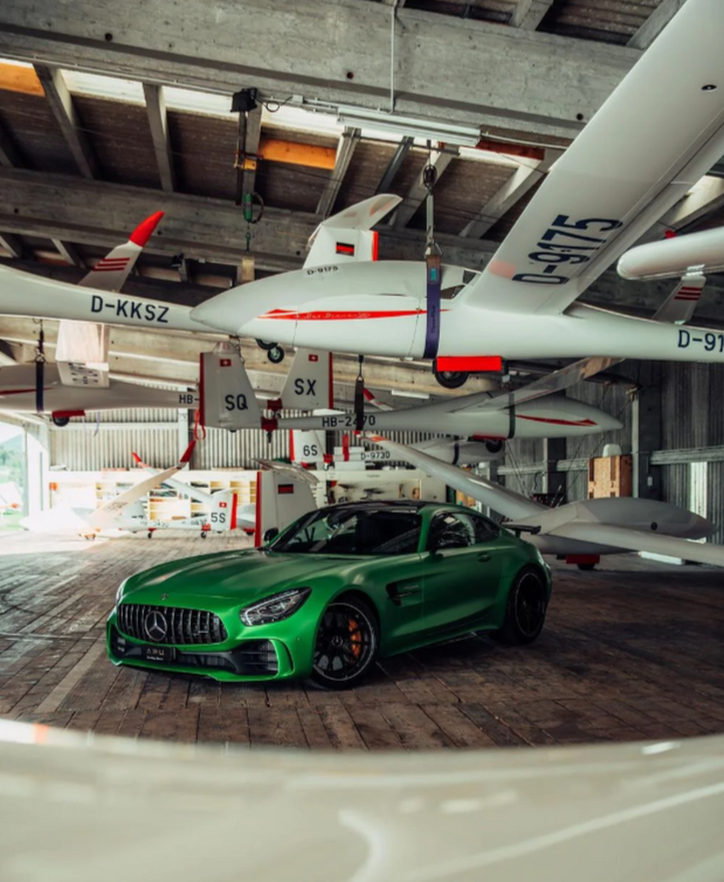 绿魔奔驰amg gtr:颜值性能双在线,引领跑车新潮流!