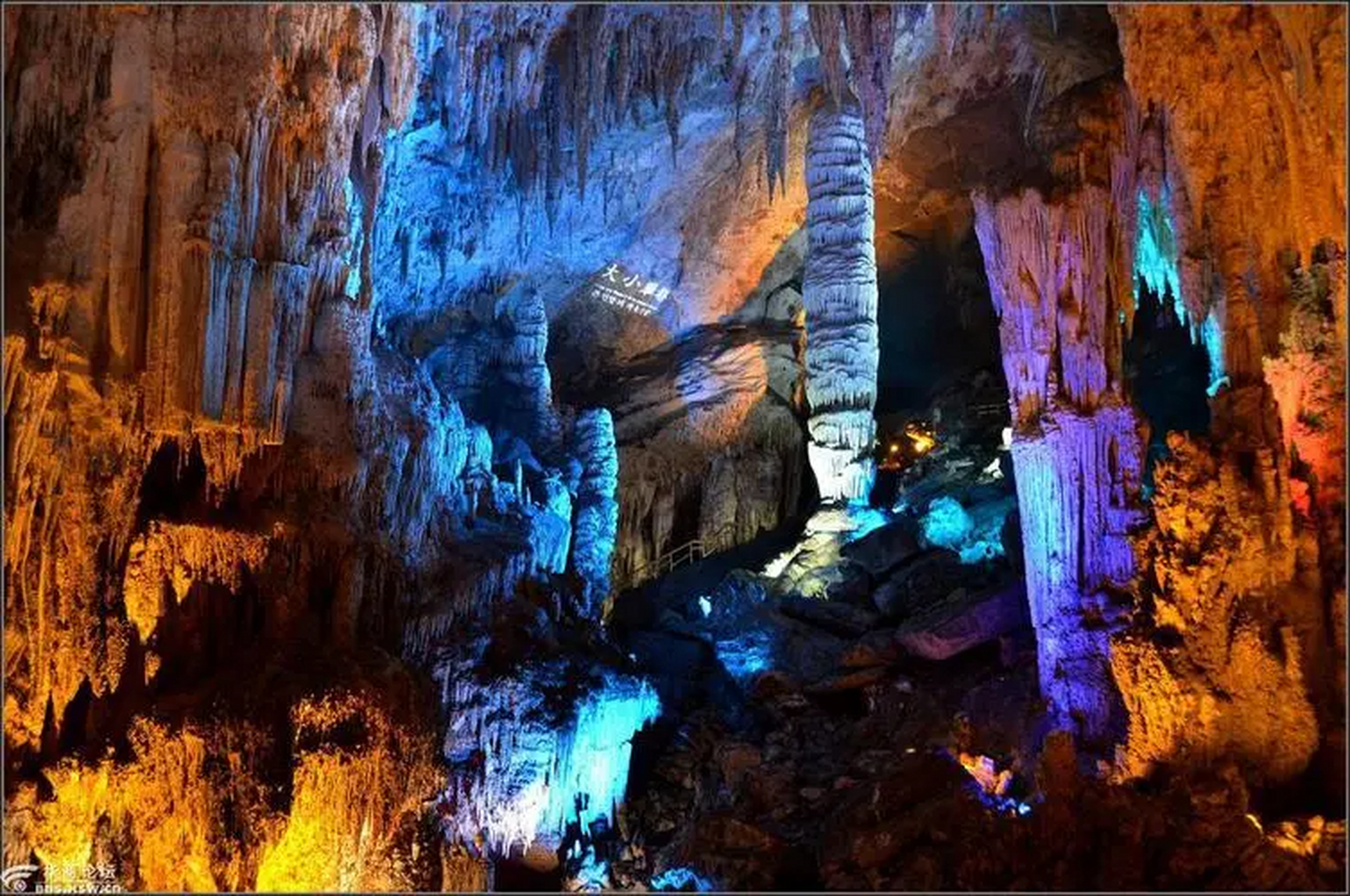 武隆芙蓉洞:它可以算是真正意义上的"一座地下艺术宫殿和洞穴科学博物