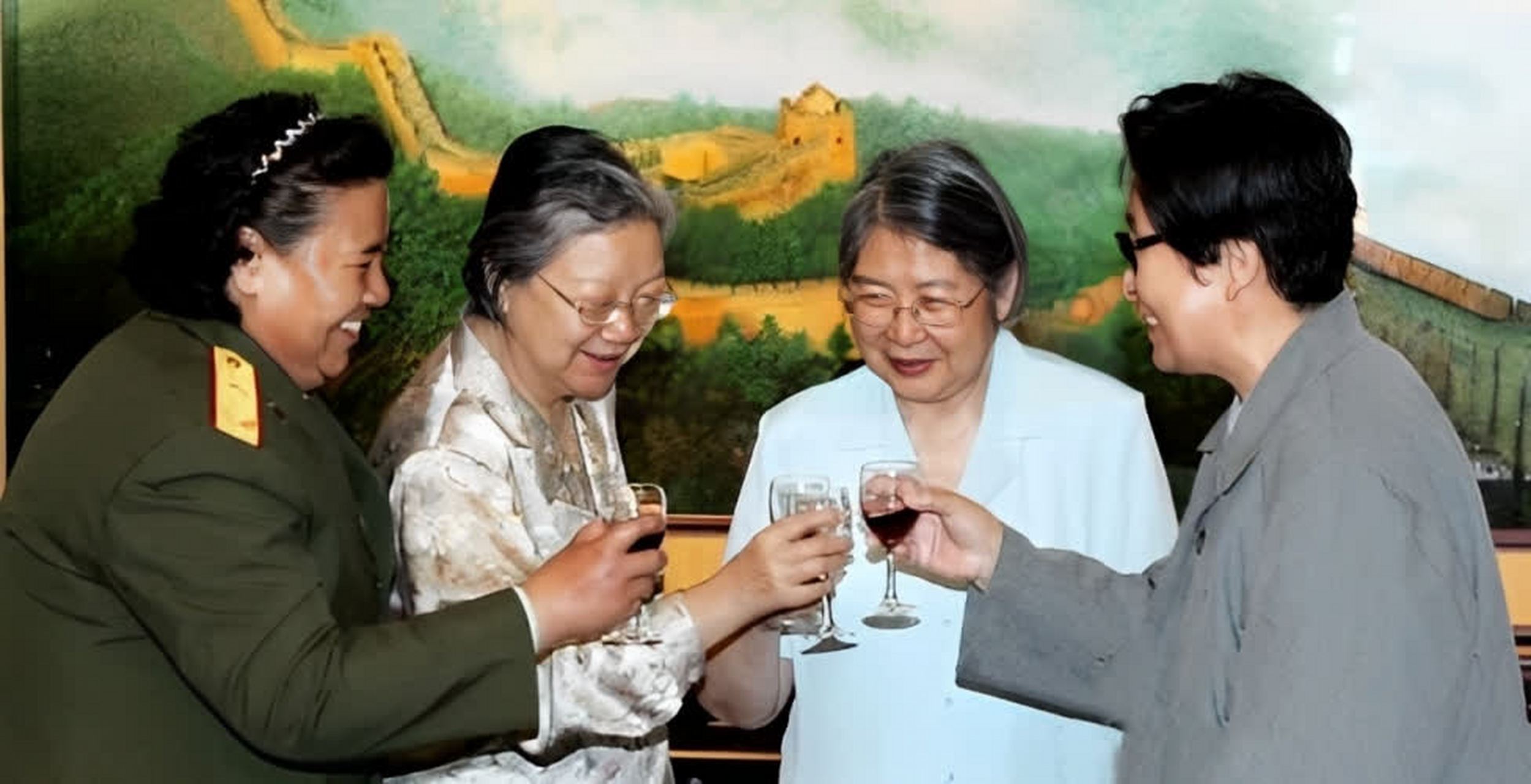 李敏,李娜,刘思齐,邵华罕见合影. 这是一个罕见的景象.