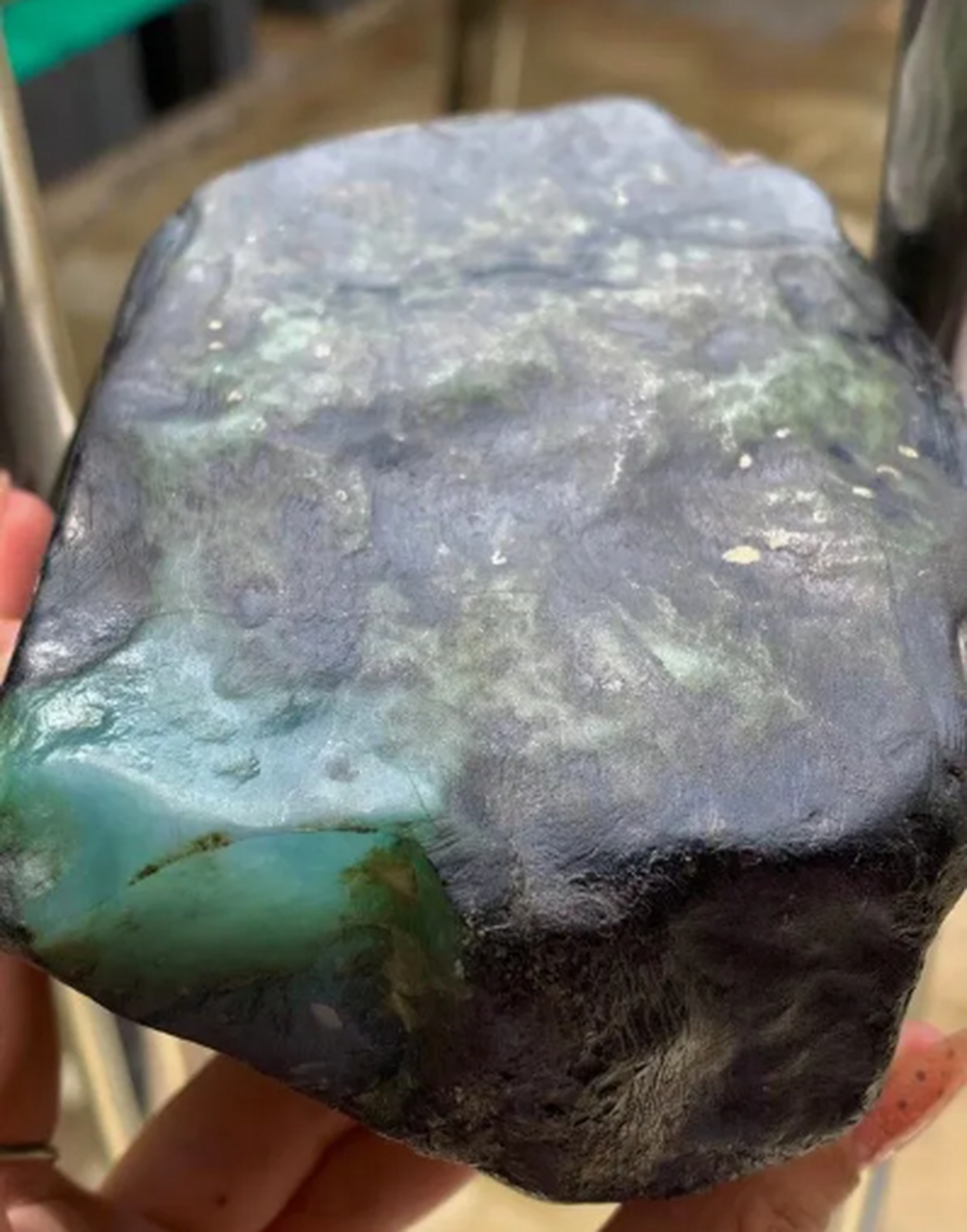 08公斤格应角皮壳紧致包裹严实全身脱沙整块不变种檫口高冰玻璃底品质