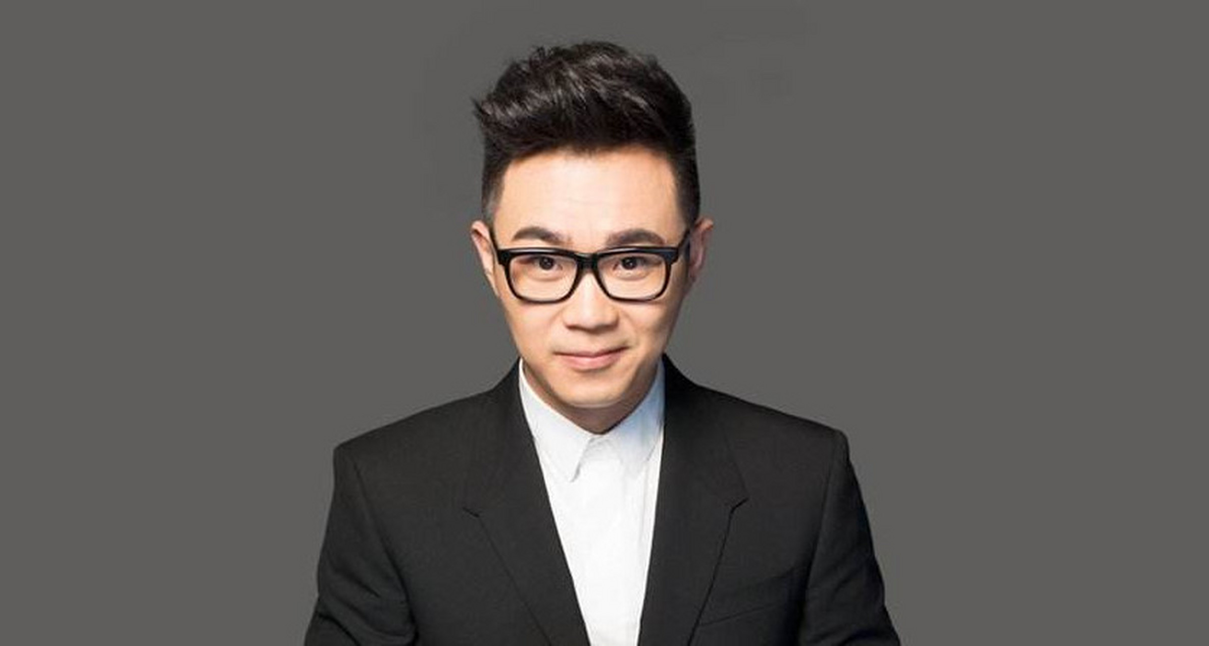 近日,大鹏导演在做胃肠镜全麻前,发生了一则意外而有趣的调侃,为整个