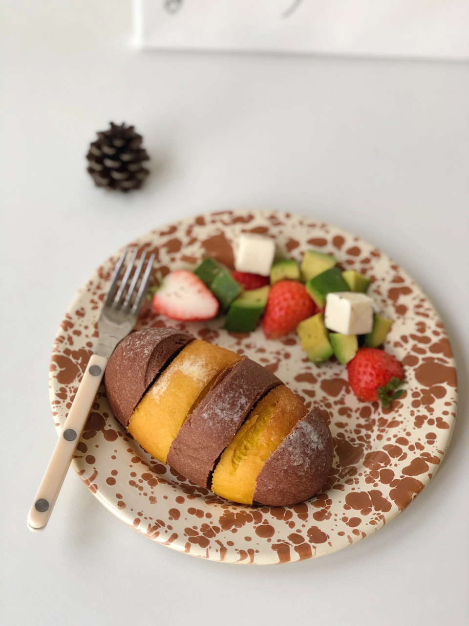 快手早餐|双拼米面包 小仙女抄作业的[樱花]米面包双拼[啊] 	 牛油果