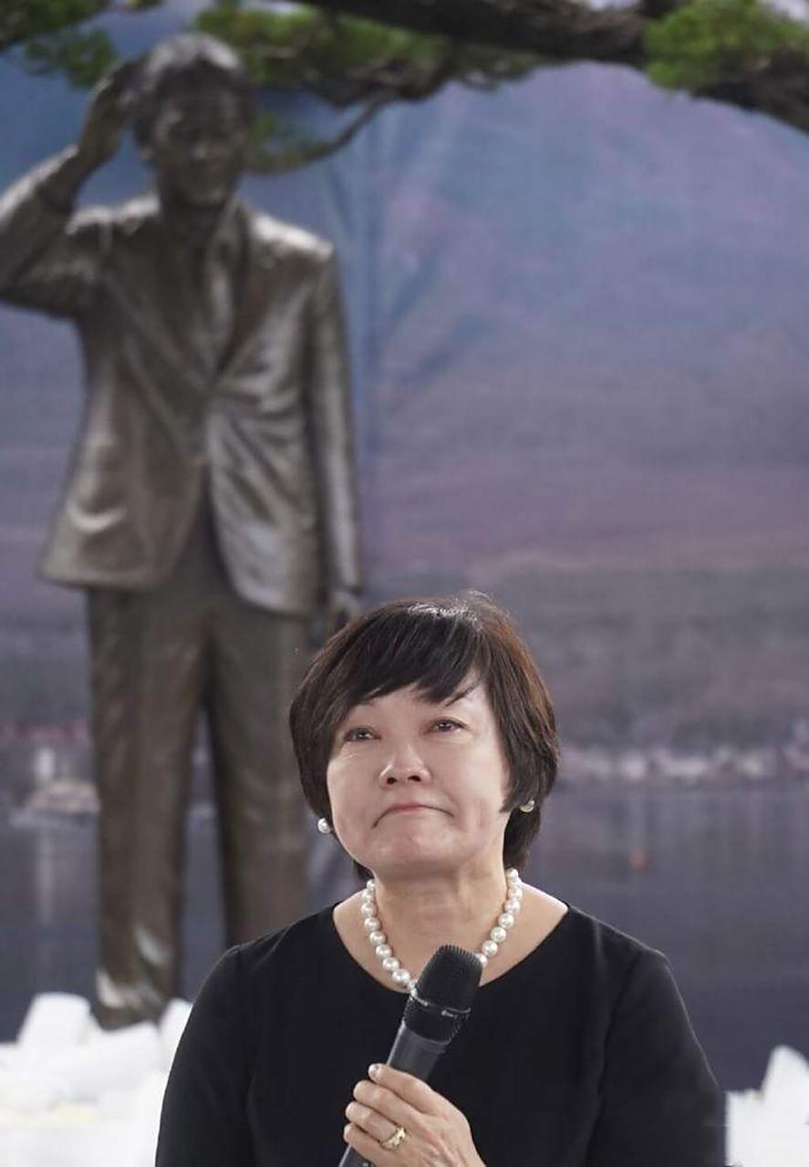 安倍昭惠不会做家务,酗酒且无子,但是两人的婚姻却持续了很多年.