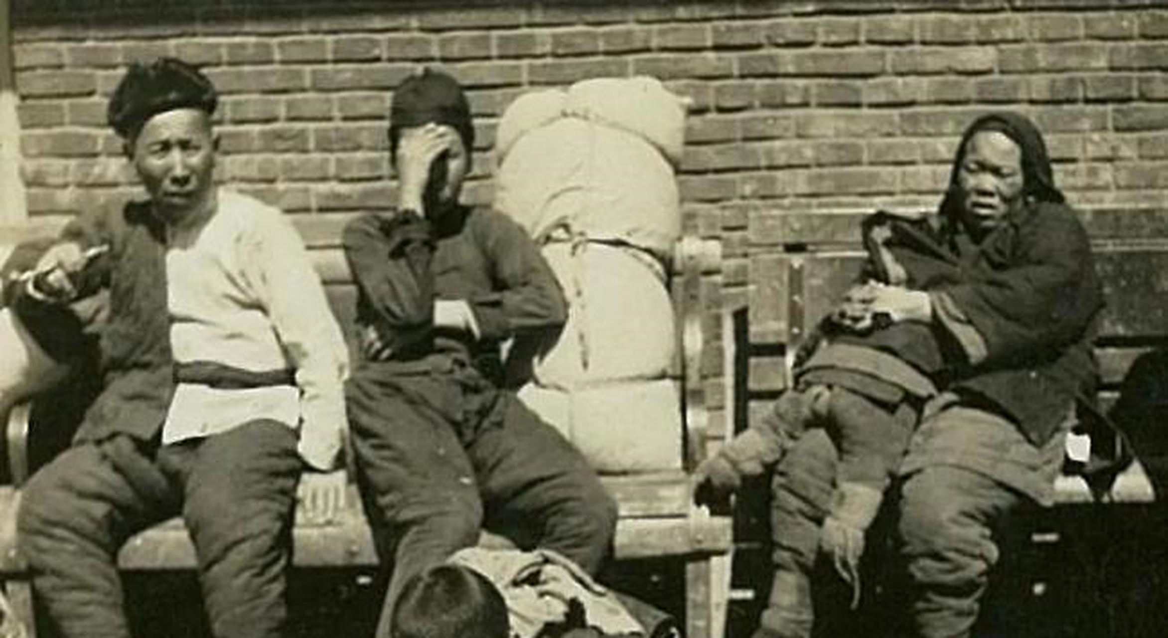 不过张结巴这个人非常凶残,拦路抢劫,杀人放火,可以