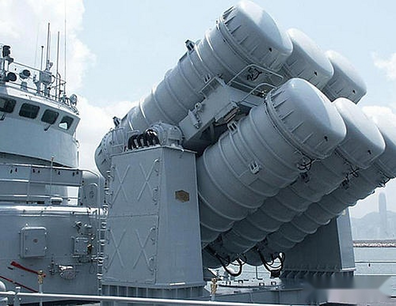 庞大红旗-61b舰载防空导弹: 装备了已退役的我海军053h2g护卫舰539舰