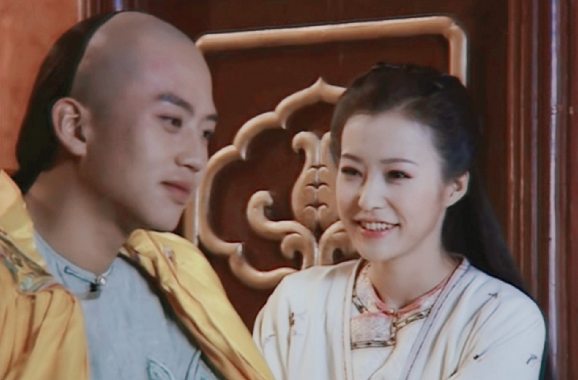 2005年电视剧《密令1949》,郝蕾遇见了李光洁,俩人饰演一对恋人,从戏