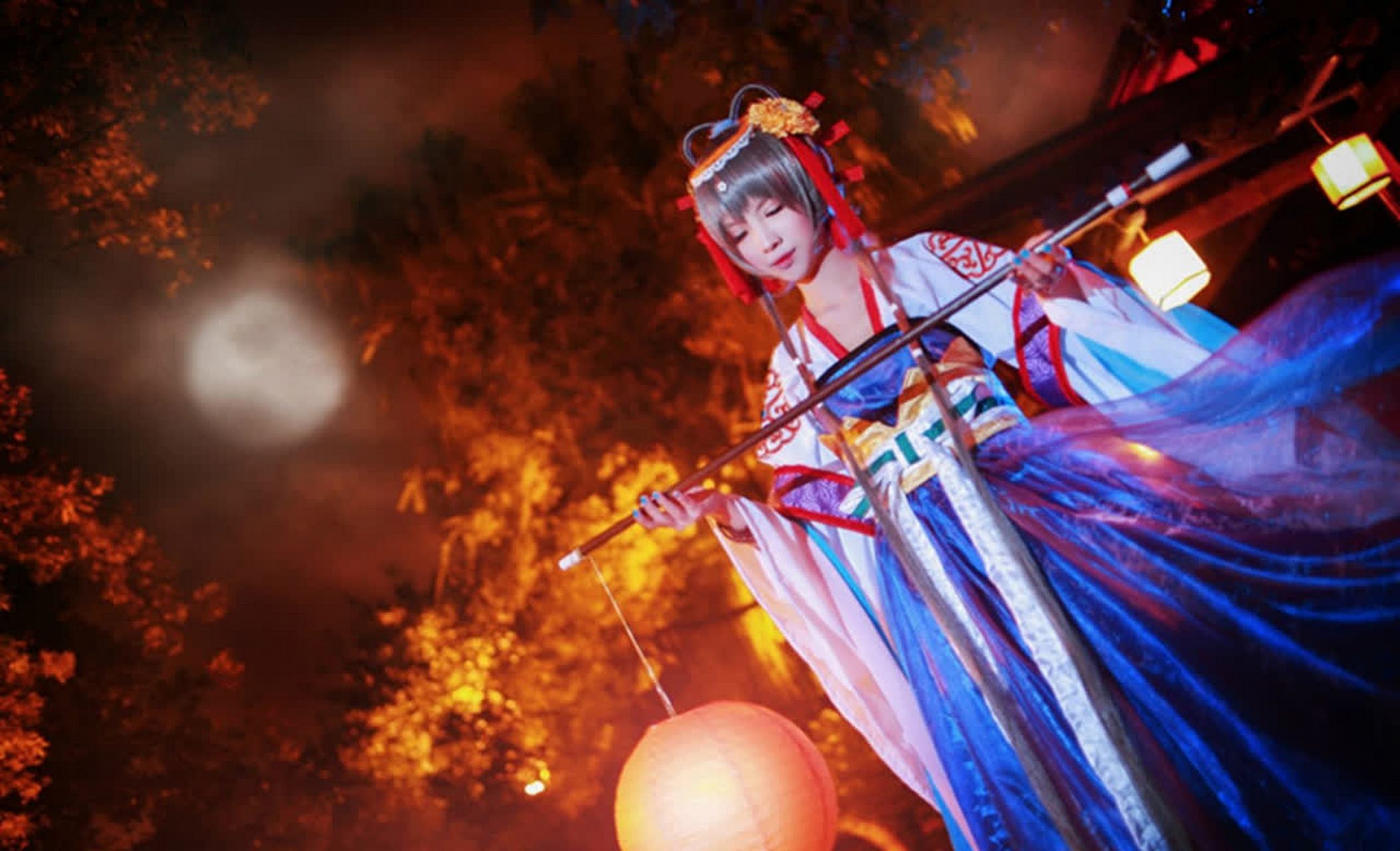 米节# #动漫有爱#   五一漫展已经落下帷幕,国漫魂酱cos"洛天衣"醋排