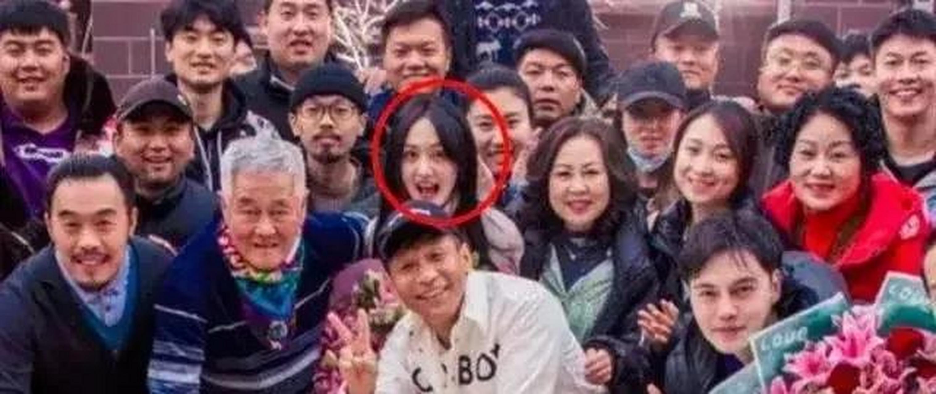 gif创作人# 郑爽参演的《刘老根4》,因为她东窗事发,由球球顶替她