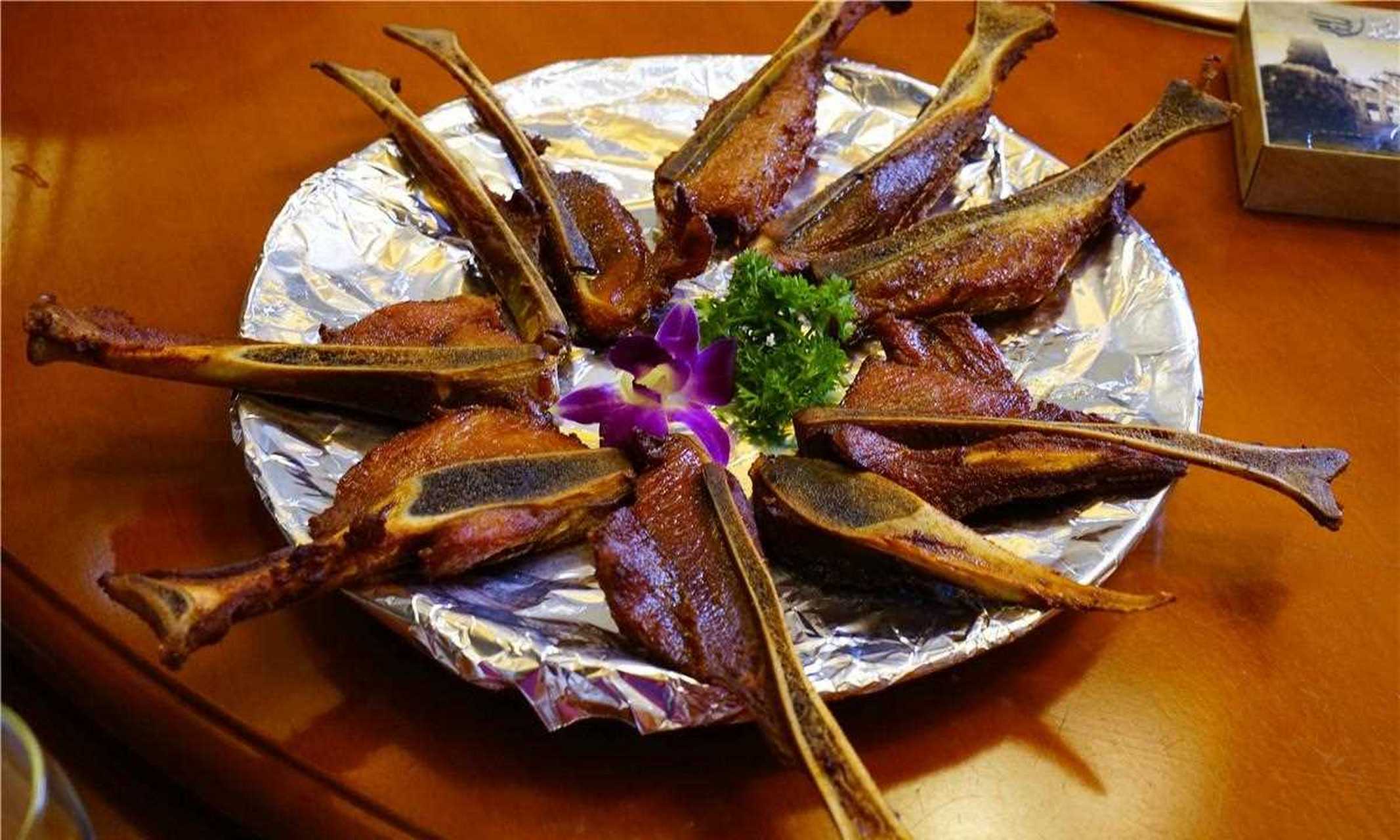 走进江西铅山,就听说了鹅湖山的传说.