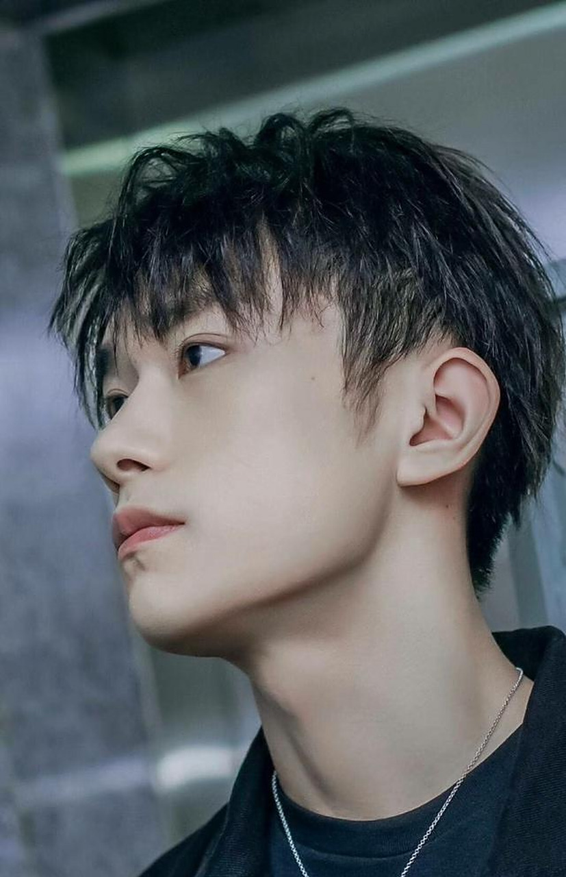 我们羡慕阿深,是因为惦念他的人是易烊千玺,这个集颜值,实力,人品于一