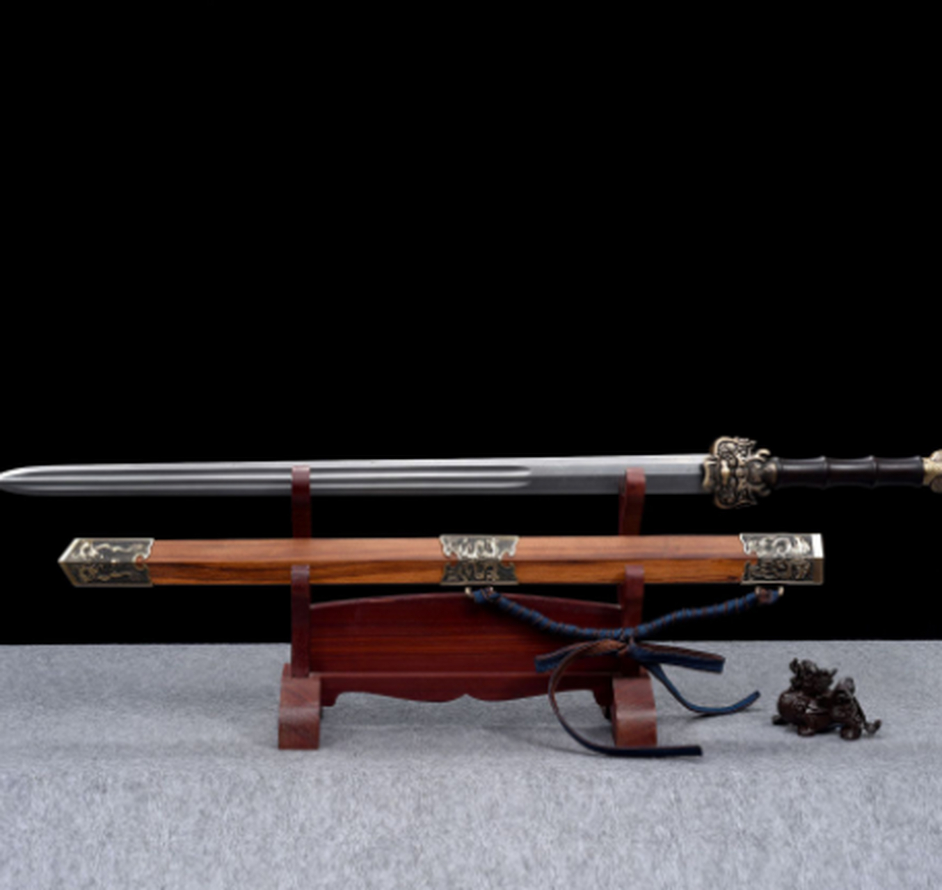 收藏# 龙神镇宅辟邪剑(酸枝木款);全长:110cm 刃长:77cm 柄长:30cm