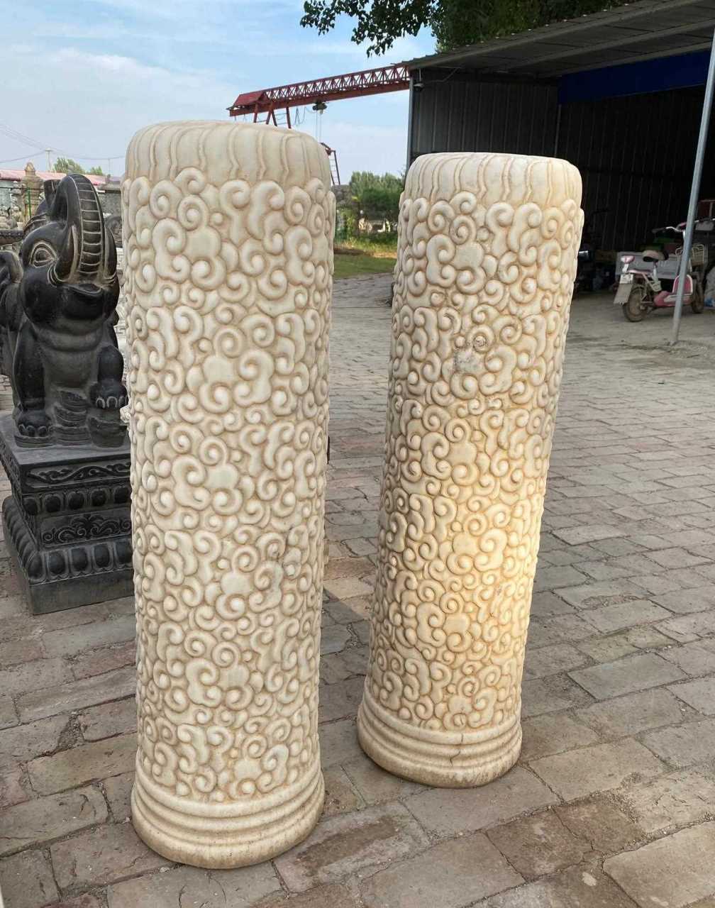 祥云石柱,祥云象征祥瑞的云气,祥云柱可镇宅辟邪,寓意祥瑞,可挺院会所
